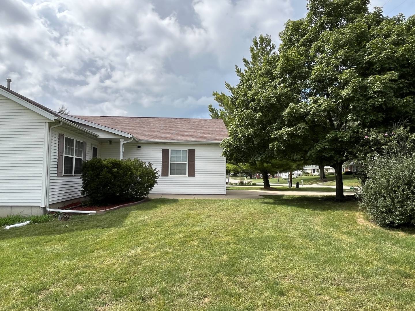 517 E Division ST, Kewanee, IL 61443