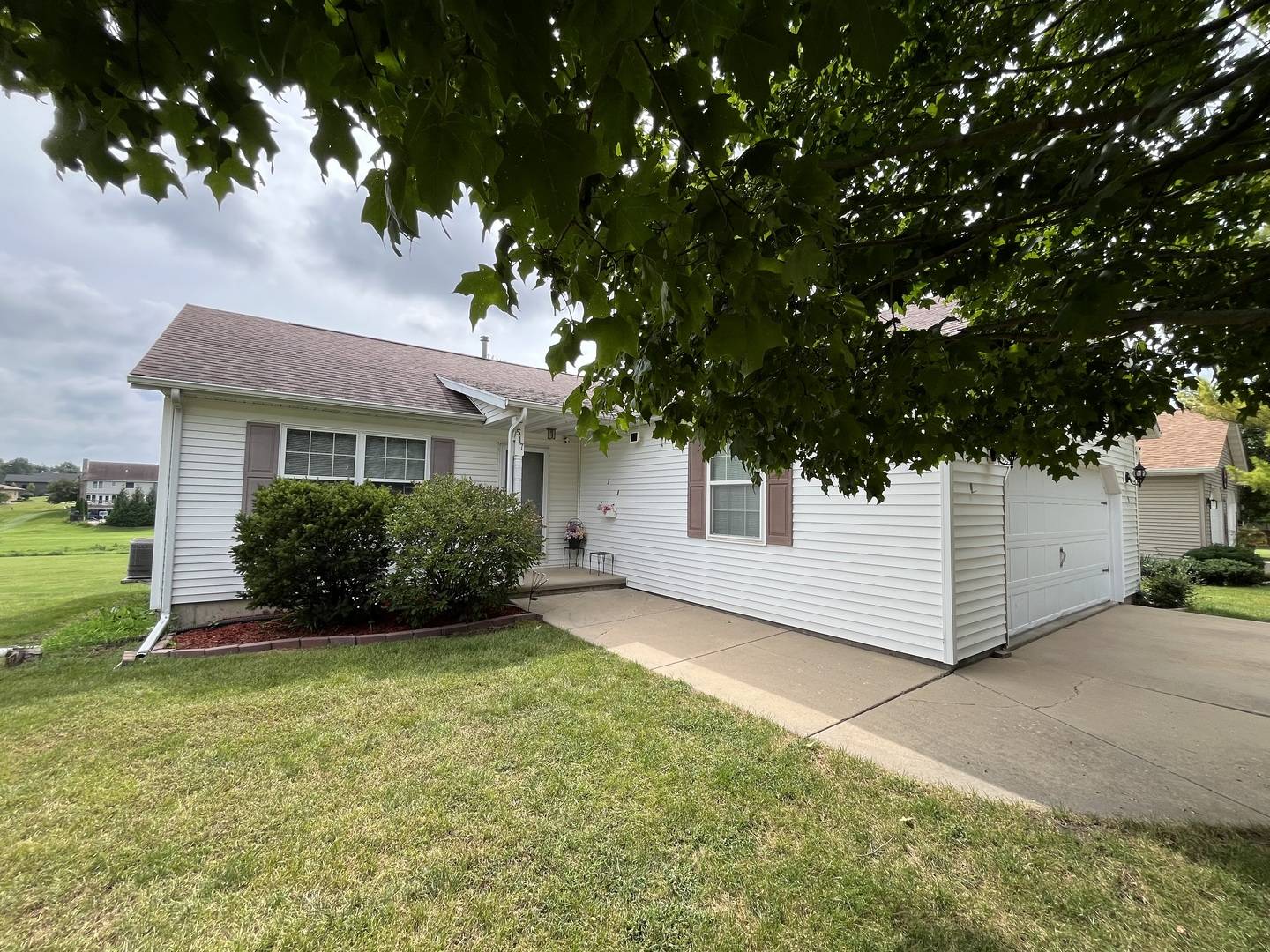 517 E Division ST, Kewanee, IL 61443
