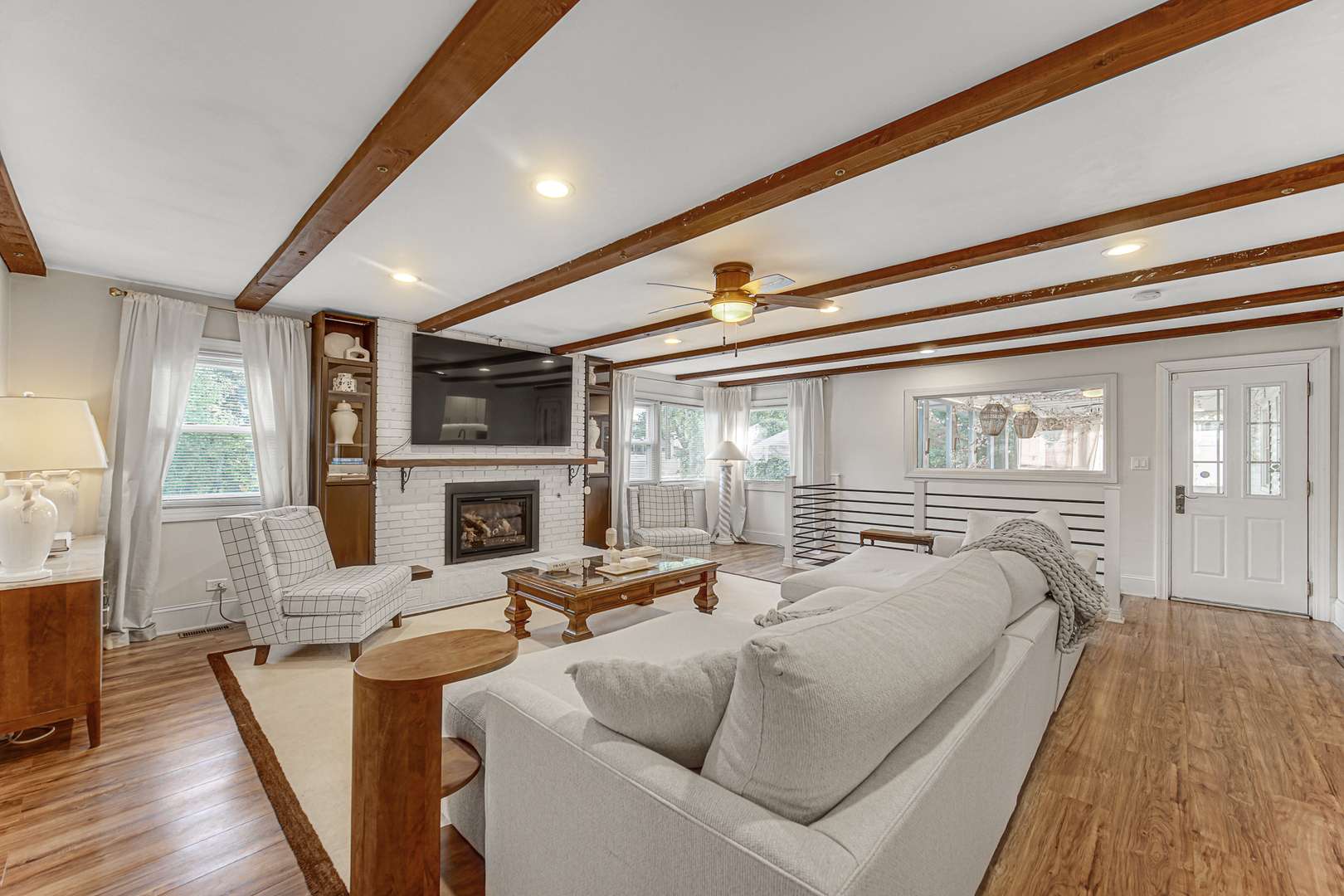 1072 Brantwood AVE, Elk Grove Village, IL 60007
