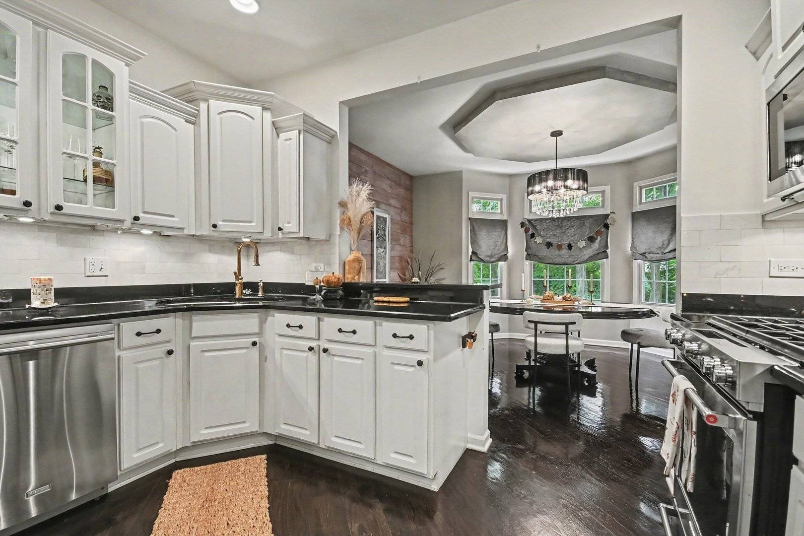2503 Reflections DR, Crest Hill, IL 60403