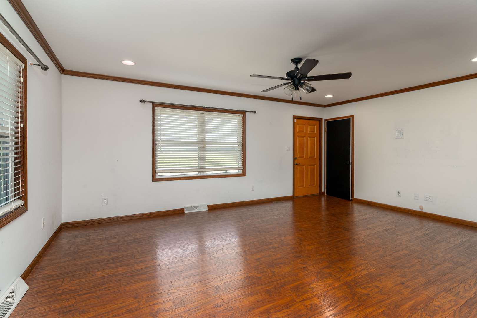 325 Butler RD, Harrisburg, IL 62946