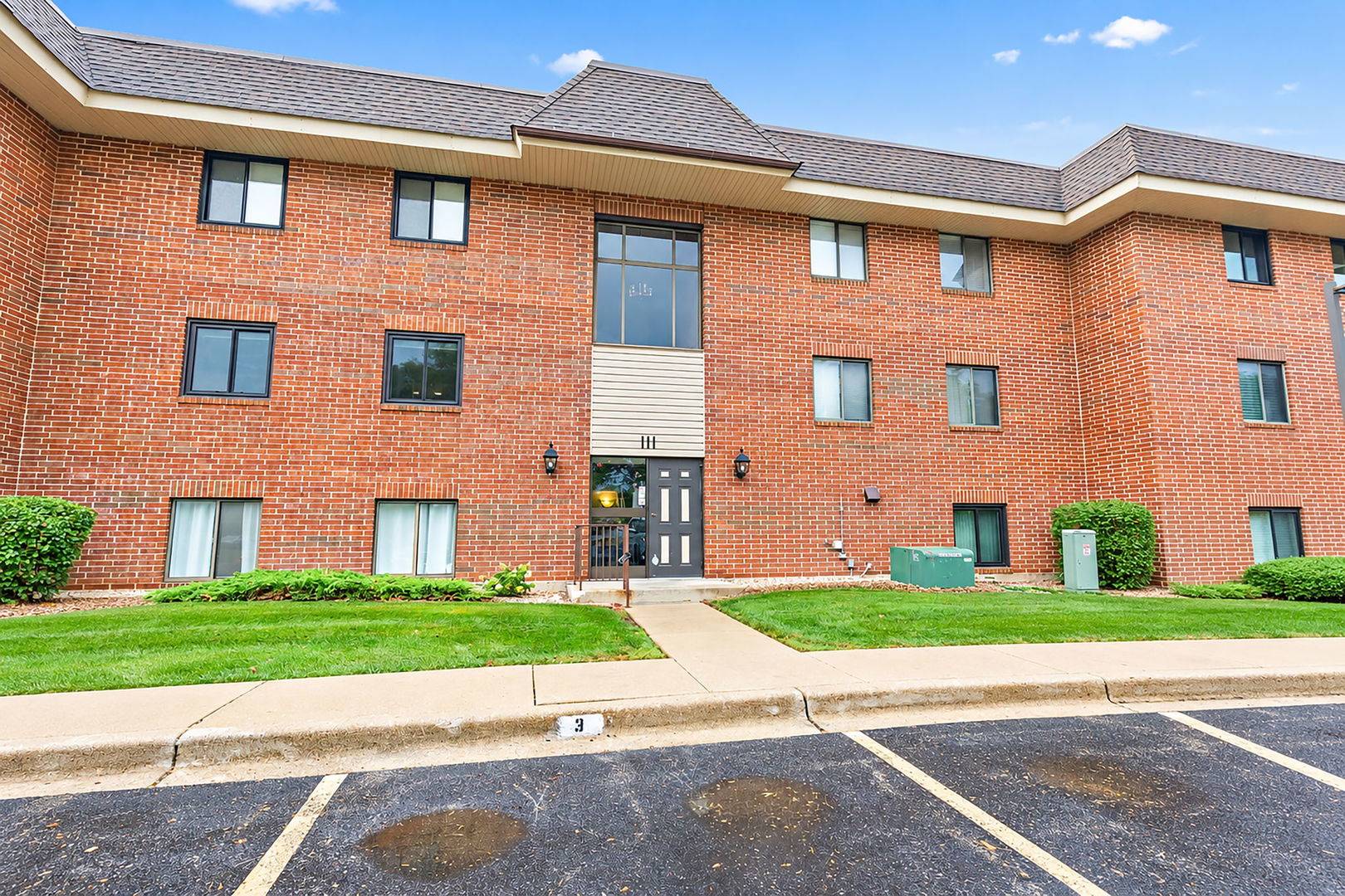 111 E Janata BLVD #2A, Lombard, IL 60148