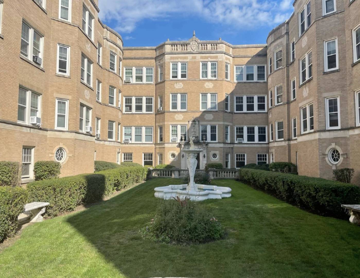 531 Hinman AVE #B-0, Evanston, IL 60202