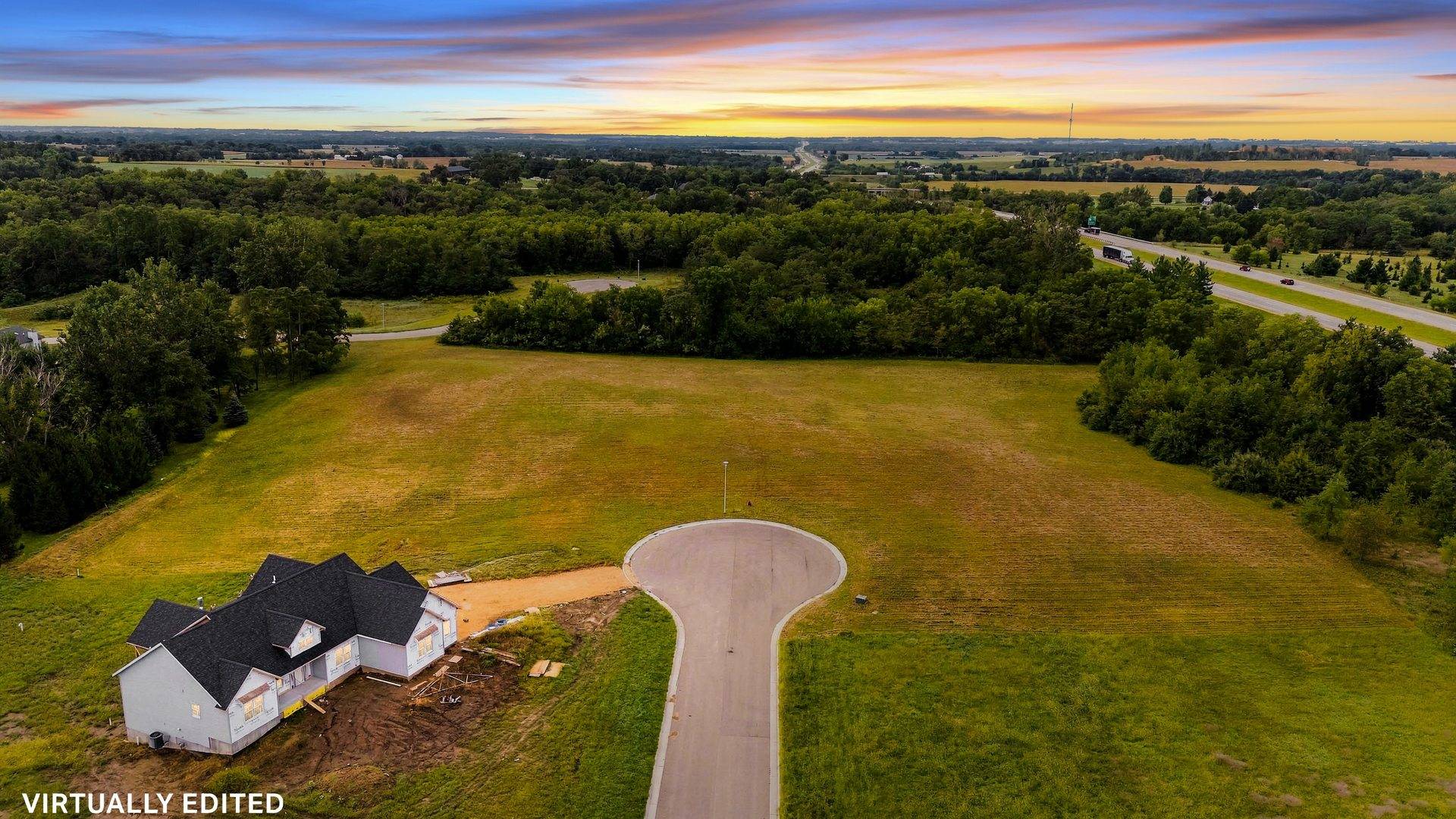 2533 Westwood ST, De Witt, IA 52472