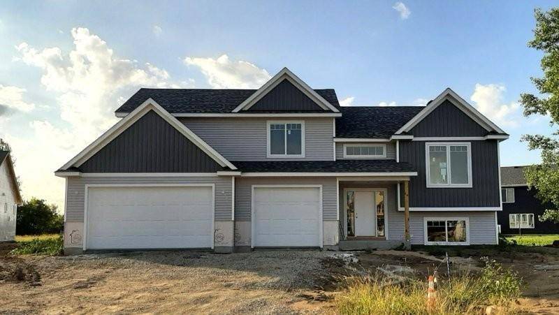 902 23rd St CIR NE, Kasson, MN 55944
