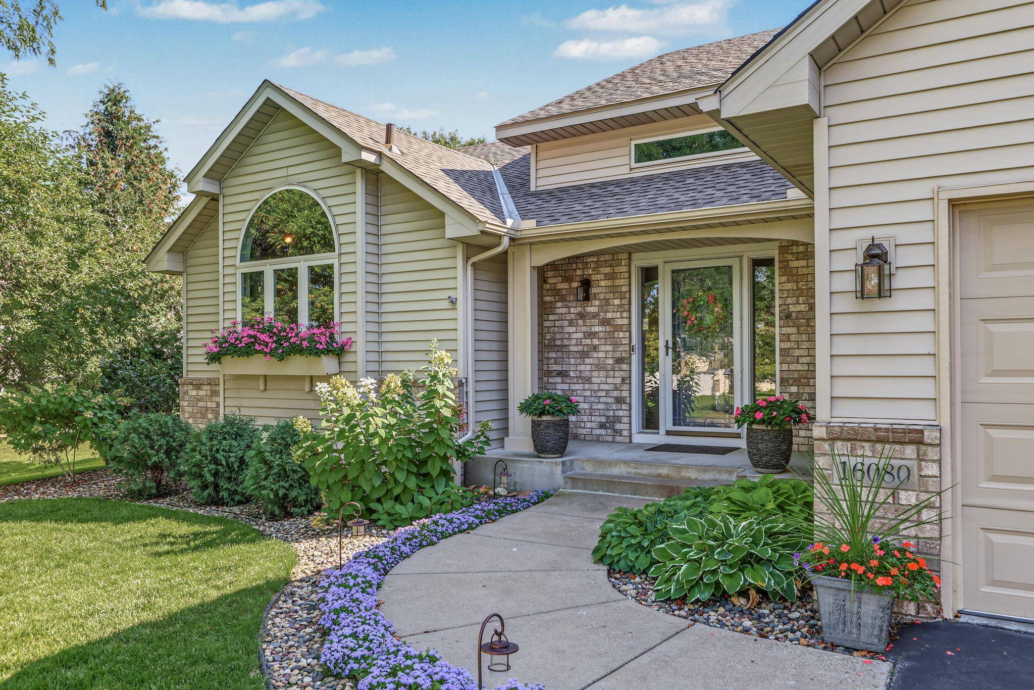 16080 Harmony TRL, Lakeville, MN 55044
