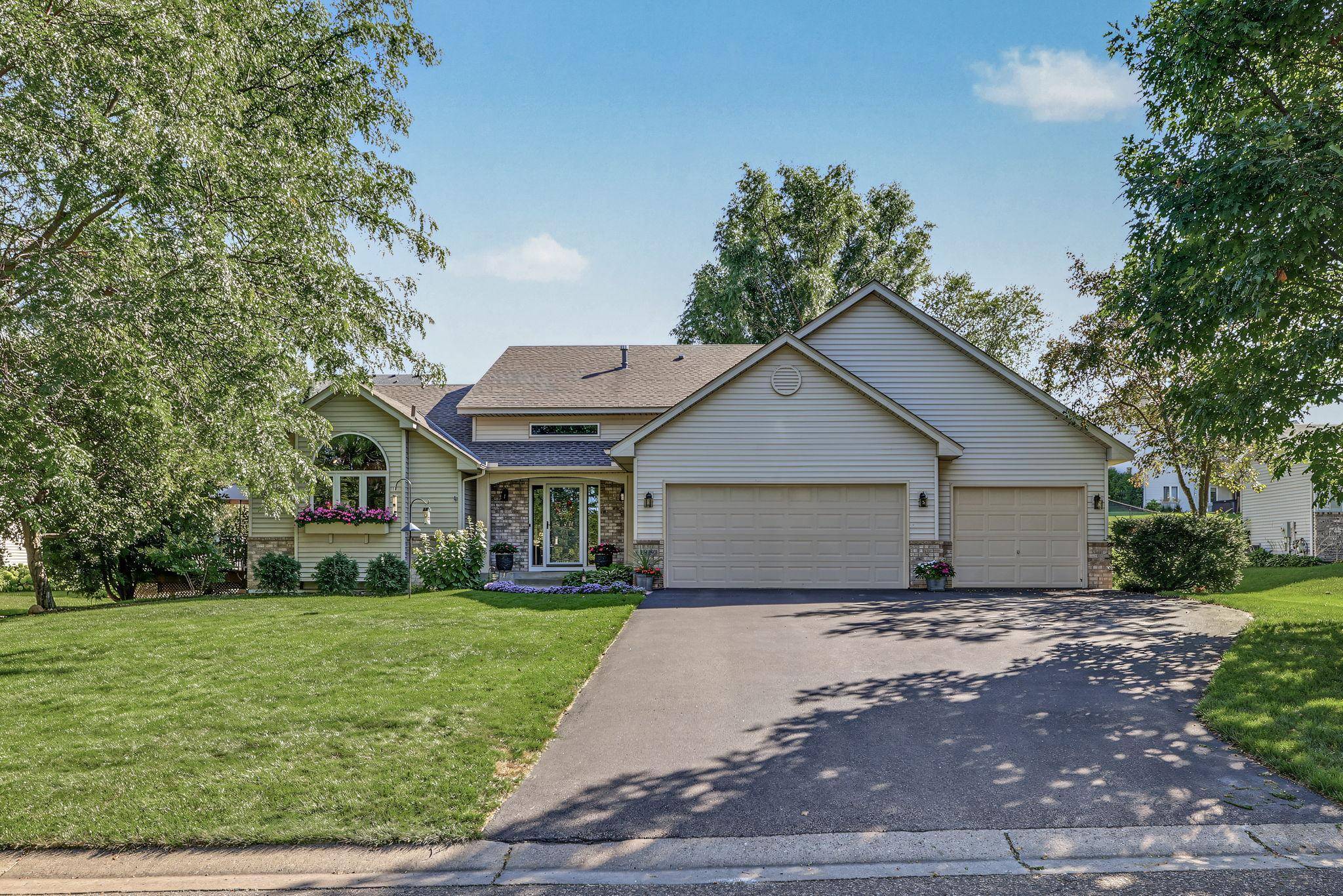16080 Harmony TRL, Lakeville, MN 55044