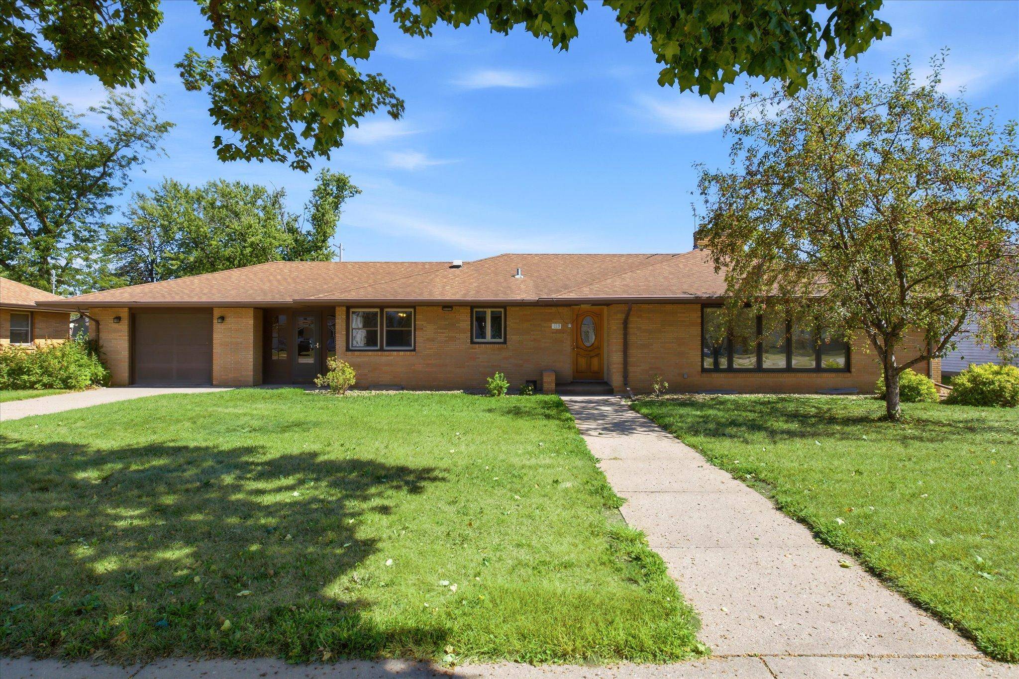 119 S Walnut ST, Belle Plaine, MN 56011