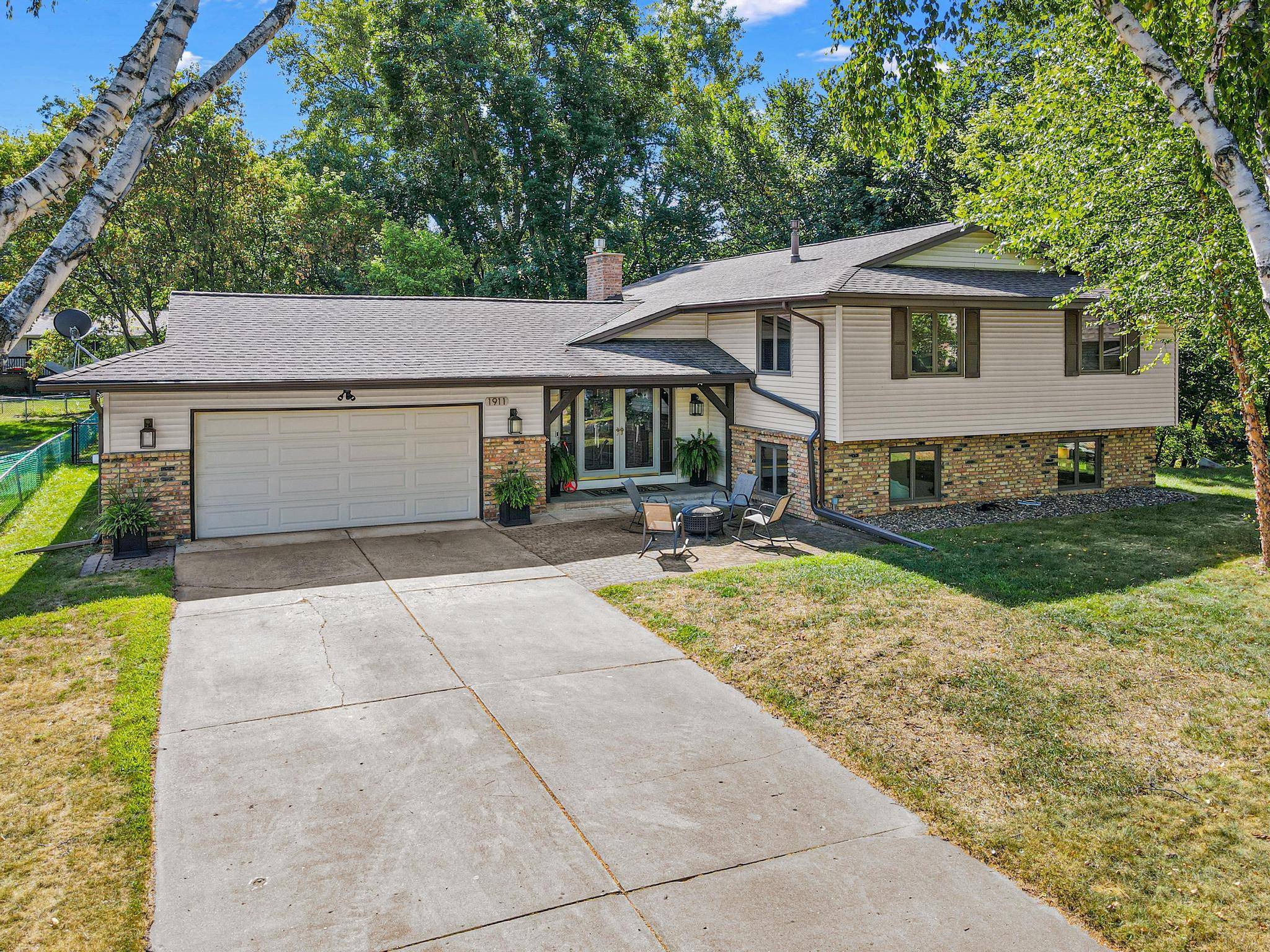 1911 Serendipity CT, New Brighton, MN 55112