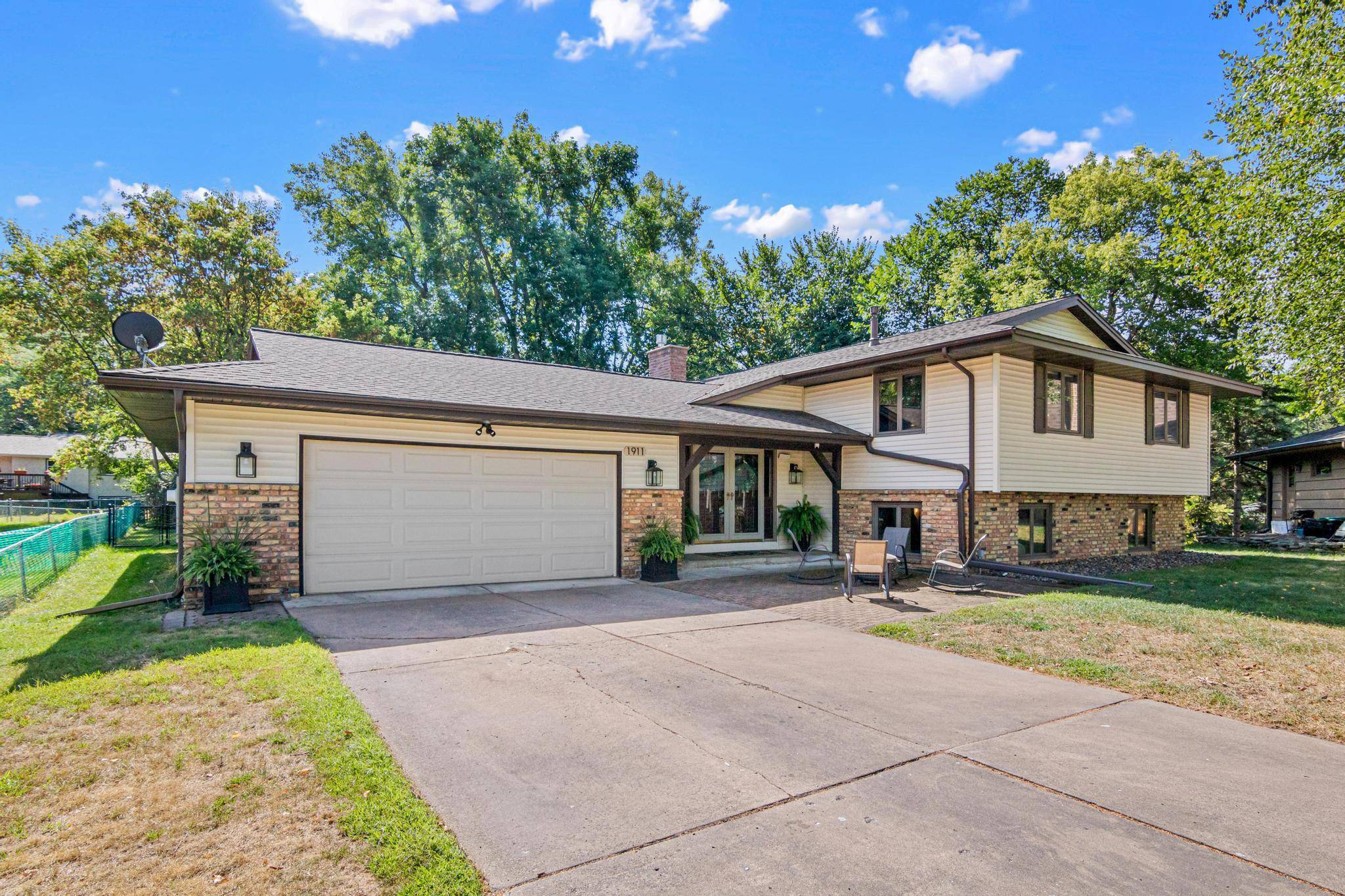 1911 Serendipity CT, New Brighton, MN 55112