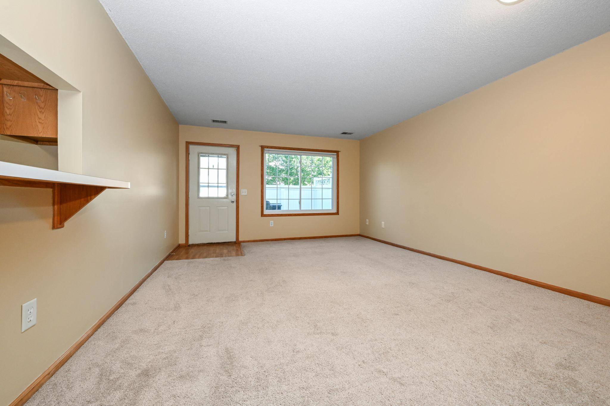 1883 121st LN NW #911, Coon Rapids, MN 55448