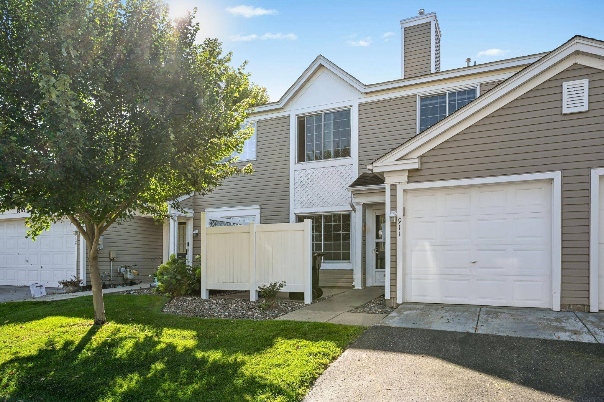 1883 121st LN NW #911, Coon Rapids, MN 55448