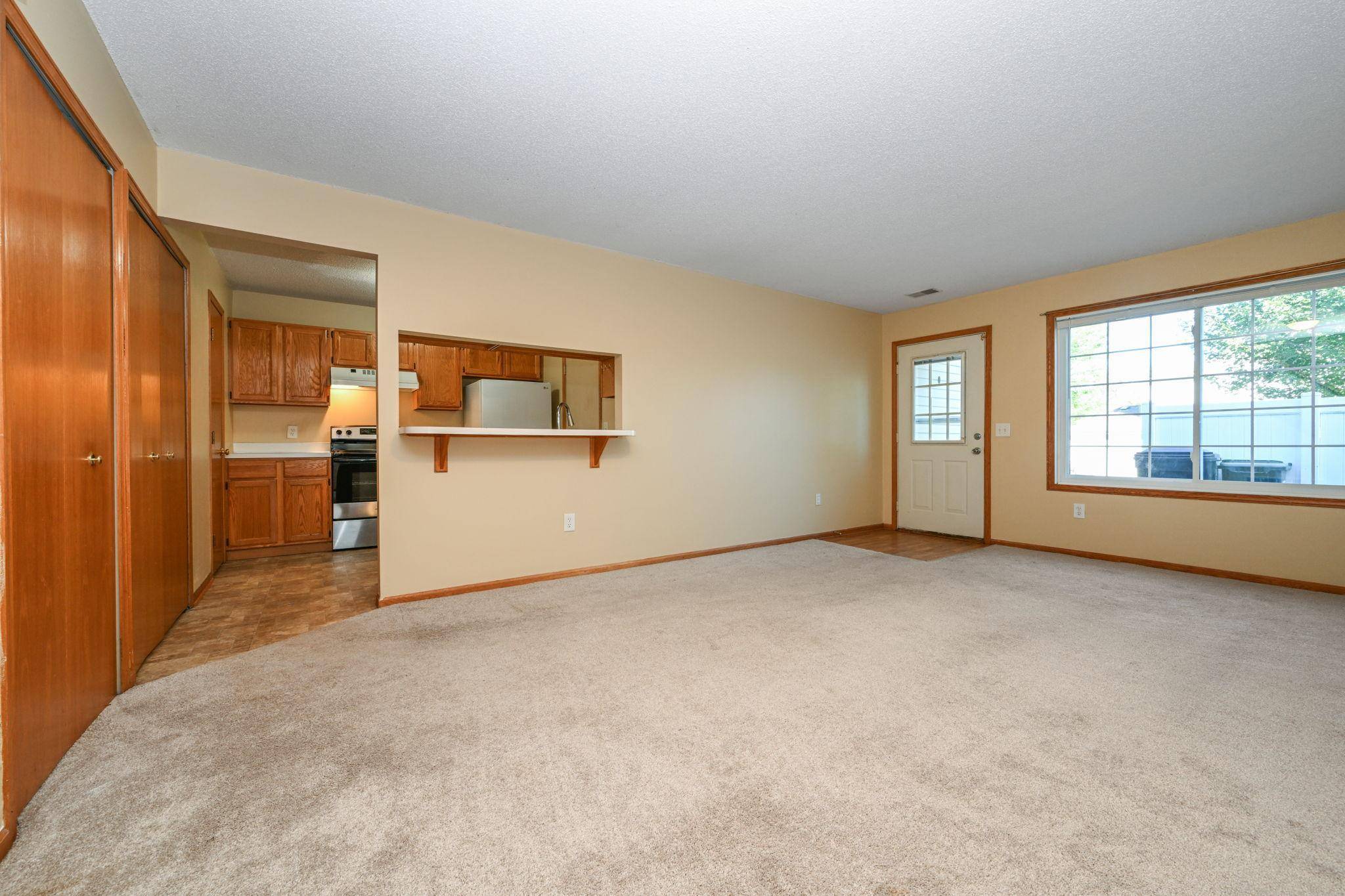 1883 121st LN NW #911, Coon Rapids, MN 55448