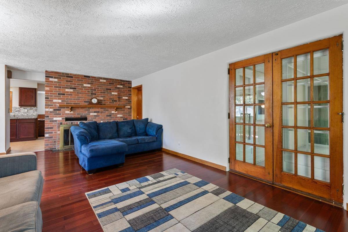 315 17th AVE N, South Saint Paul, MN 55075