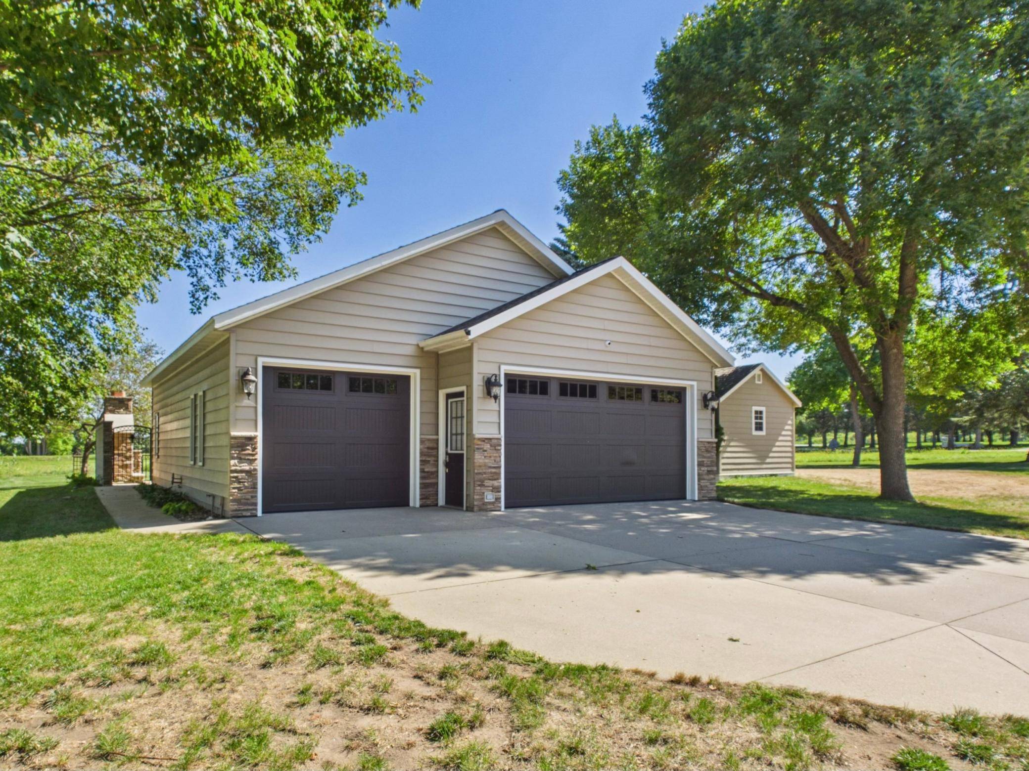 32805 Spunk Tree CIR, Avon, MN 56310
