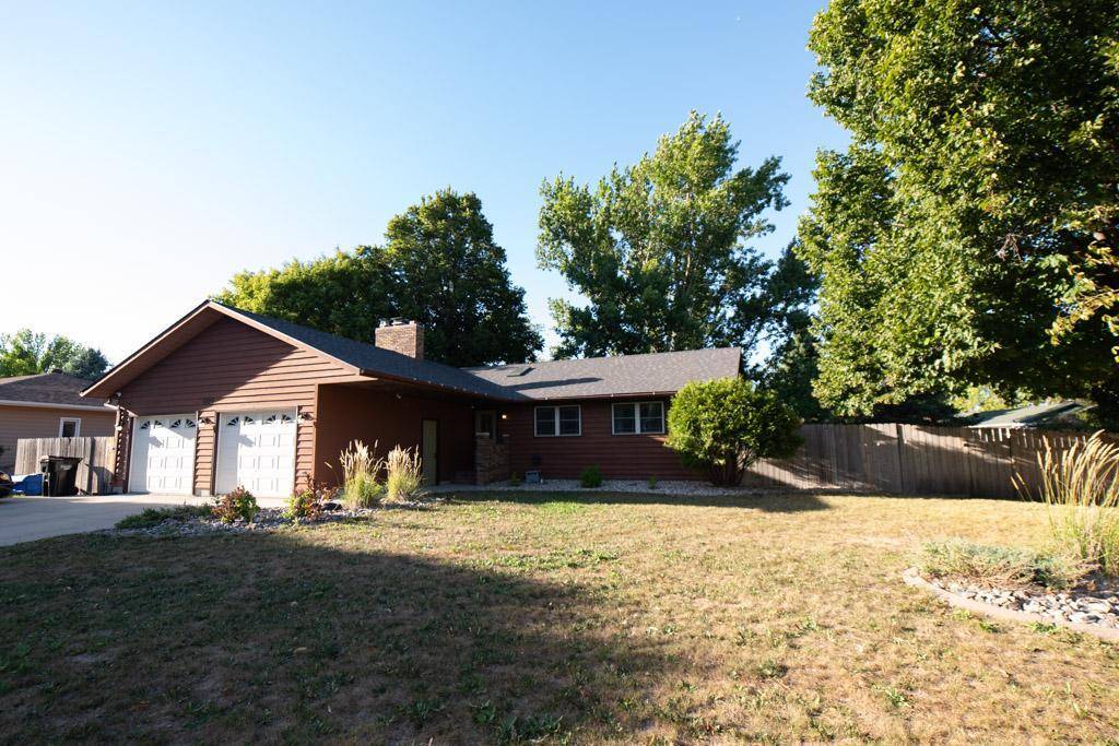 1807 25 1/2 AVE S, Fargo, ND 58103