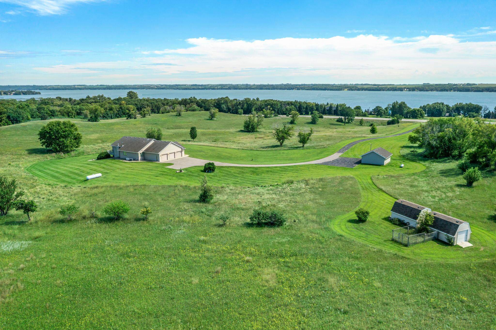 19800 Stephan DR, Starbuck, MN 56381