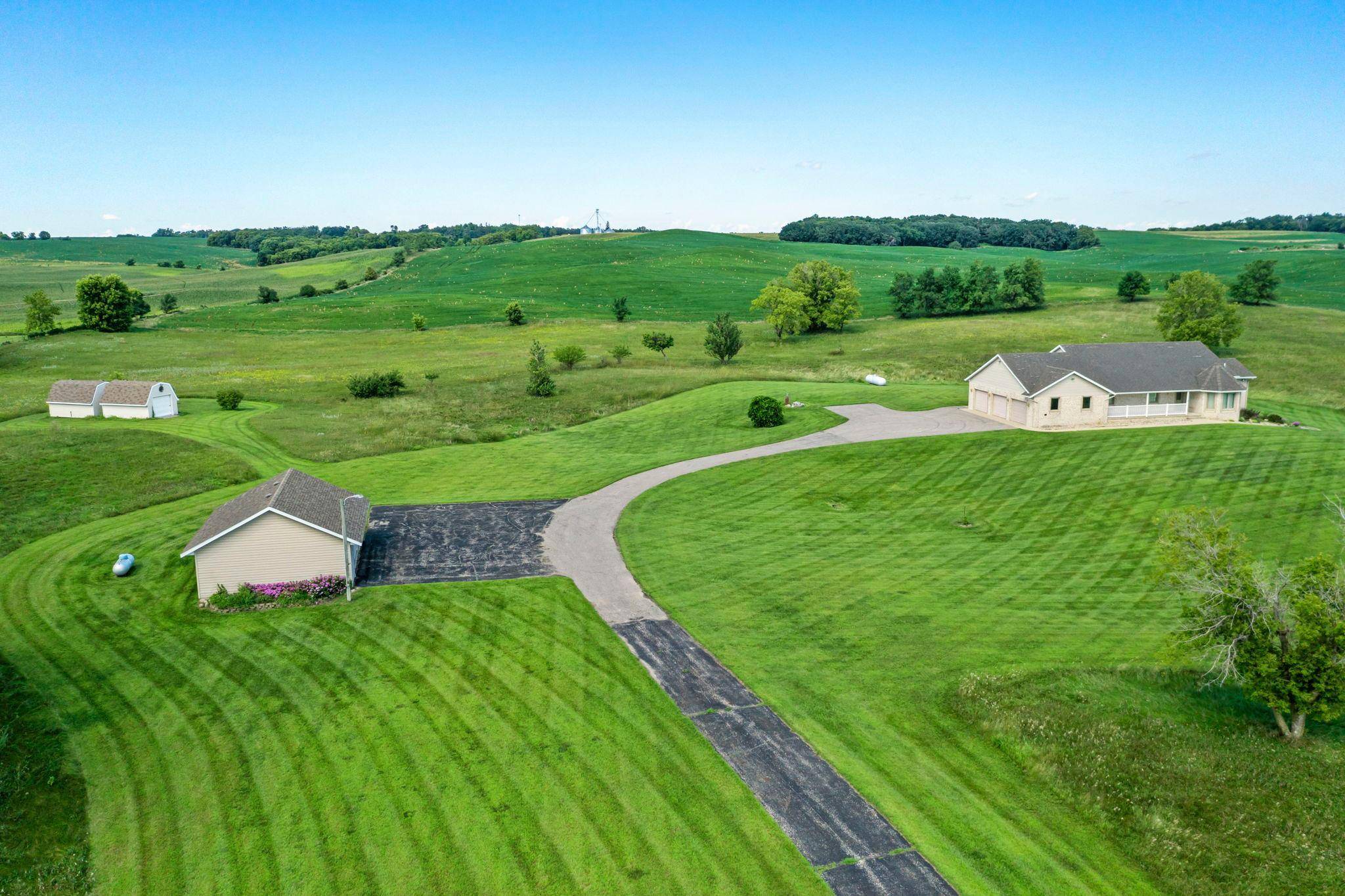 19800 Stephan DR, Starbuck, MN 56381