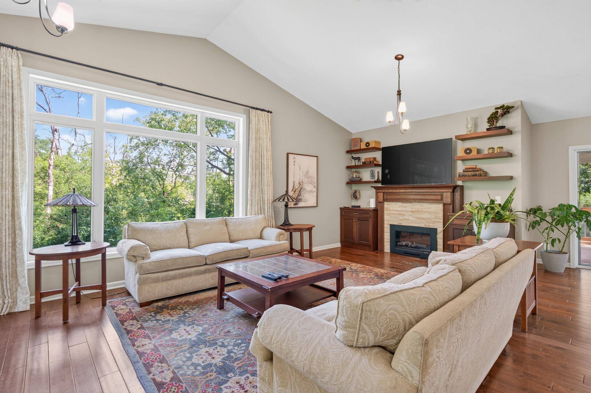 13707 Green Briar DR, Minnetonka, MN 55305