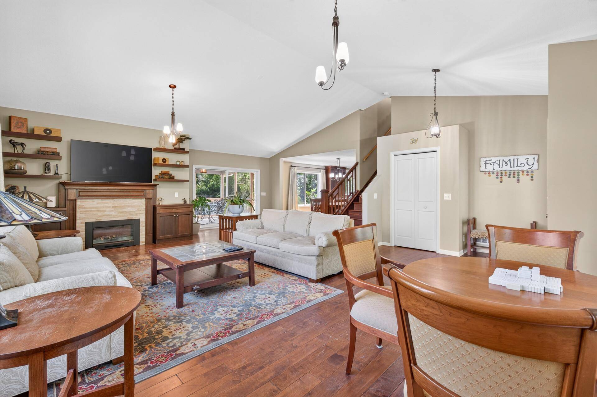 13707 Green Briar DR, Minnetonka, MN 55305