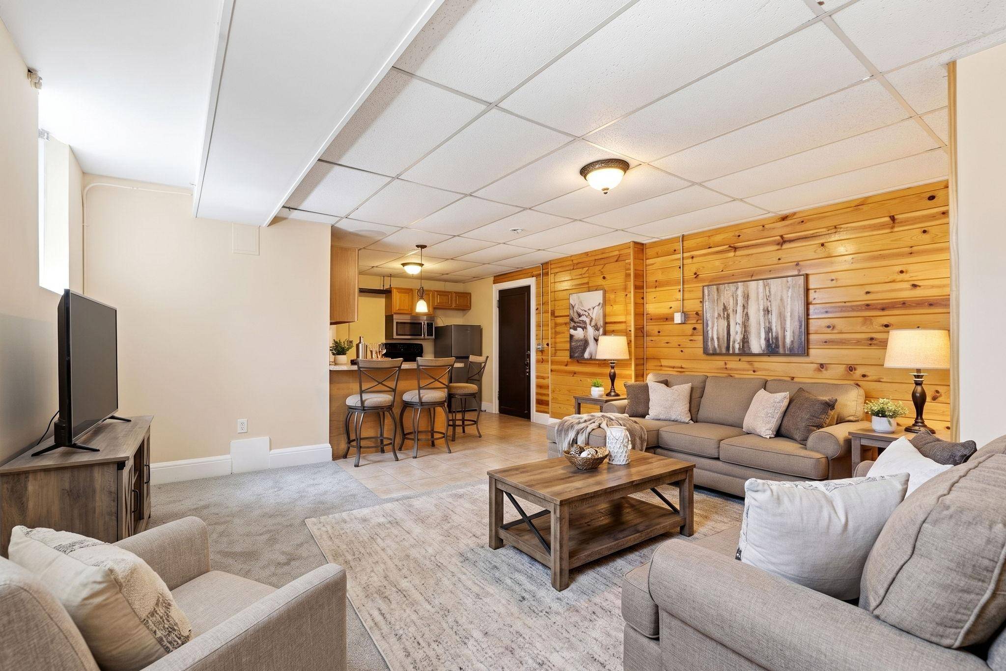 2545 Garfield AVE #B, Minneapolis, MN 55405