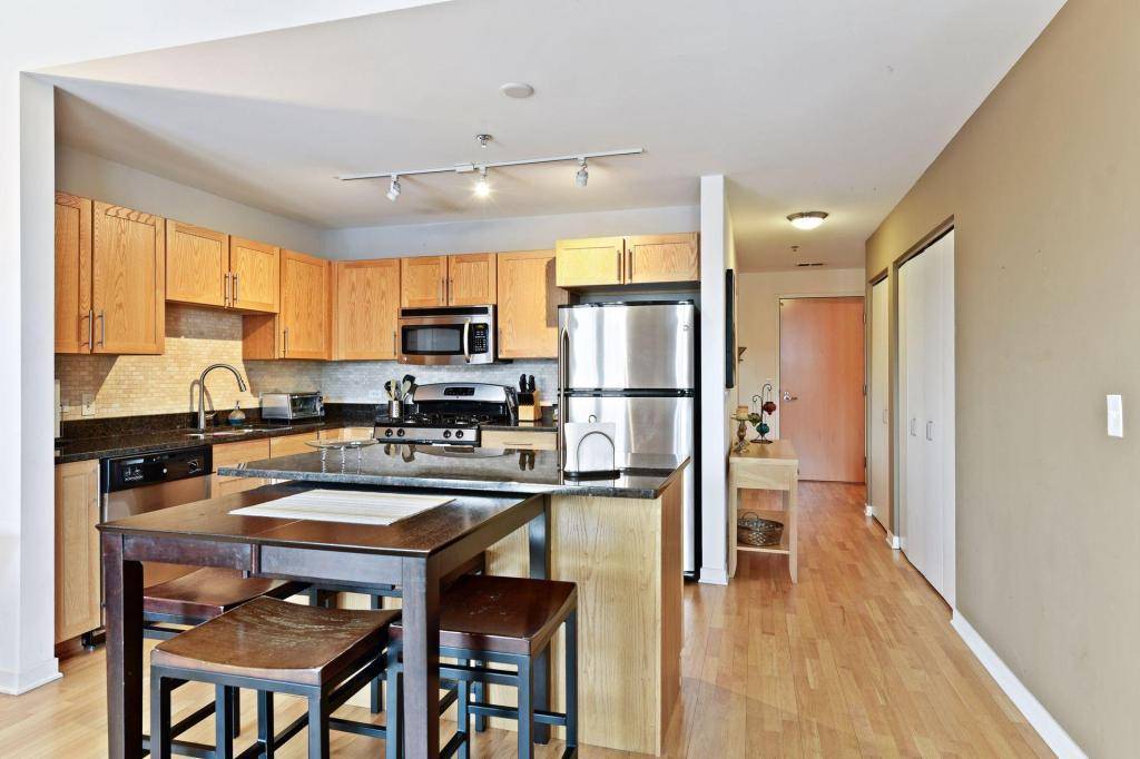 929 Portland Ave #1203, Minneapolis, MN 55404