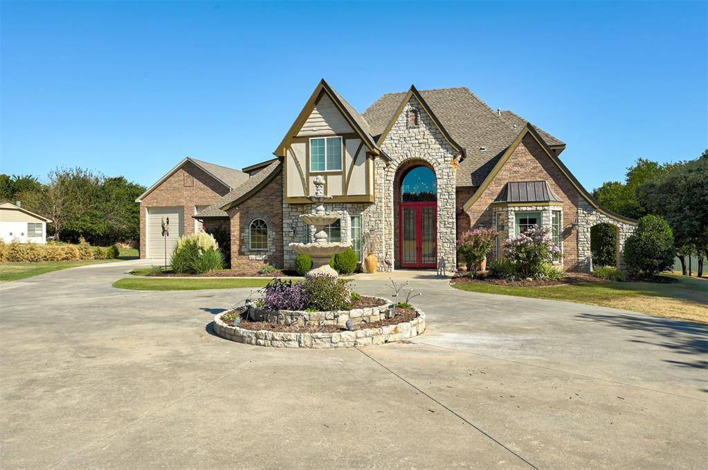 3023 E 44th ST, Edmond, OK 73013