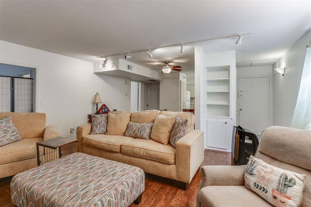 6732 N Meridian AVE, Oklahoma City, OK 73116