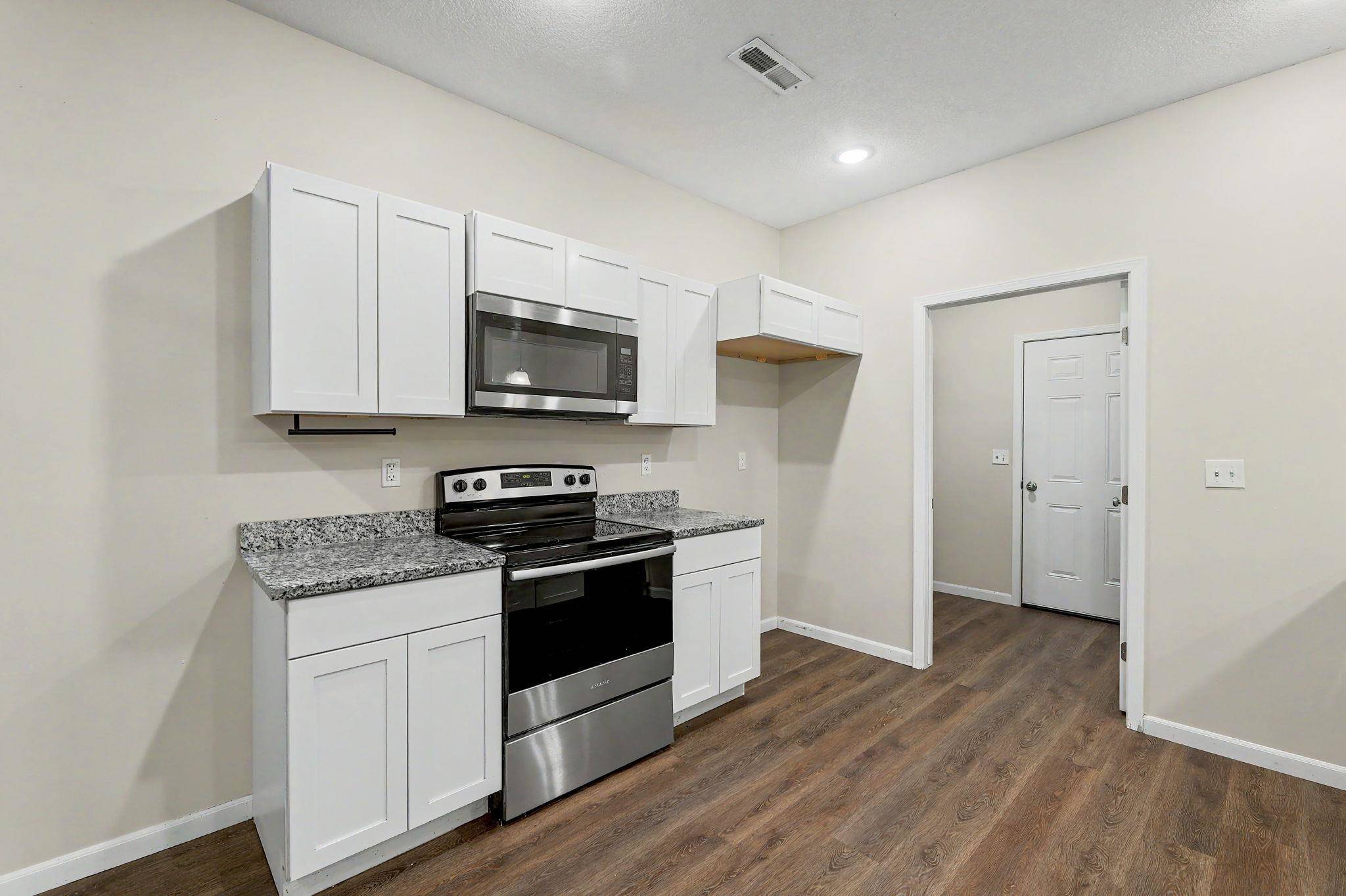 2325 N Burns, Wichita, KS 67204
