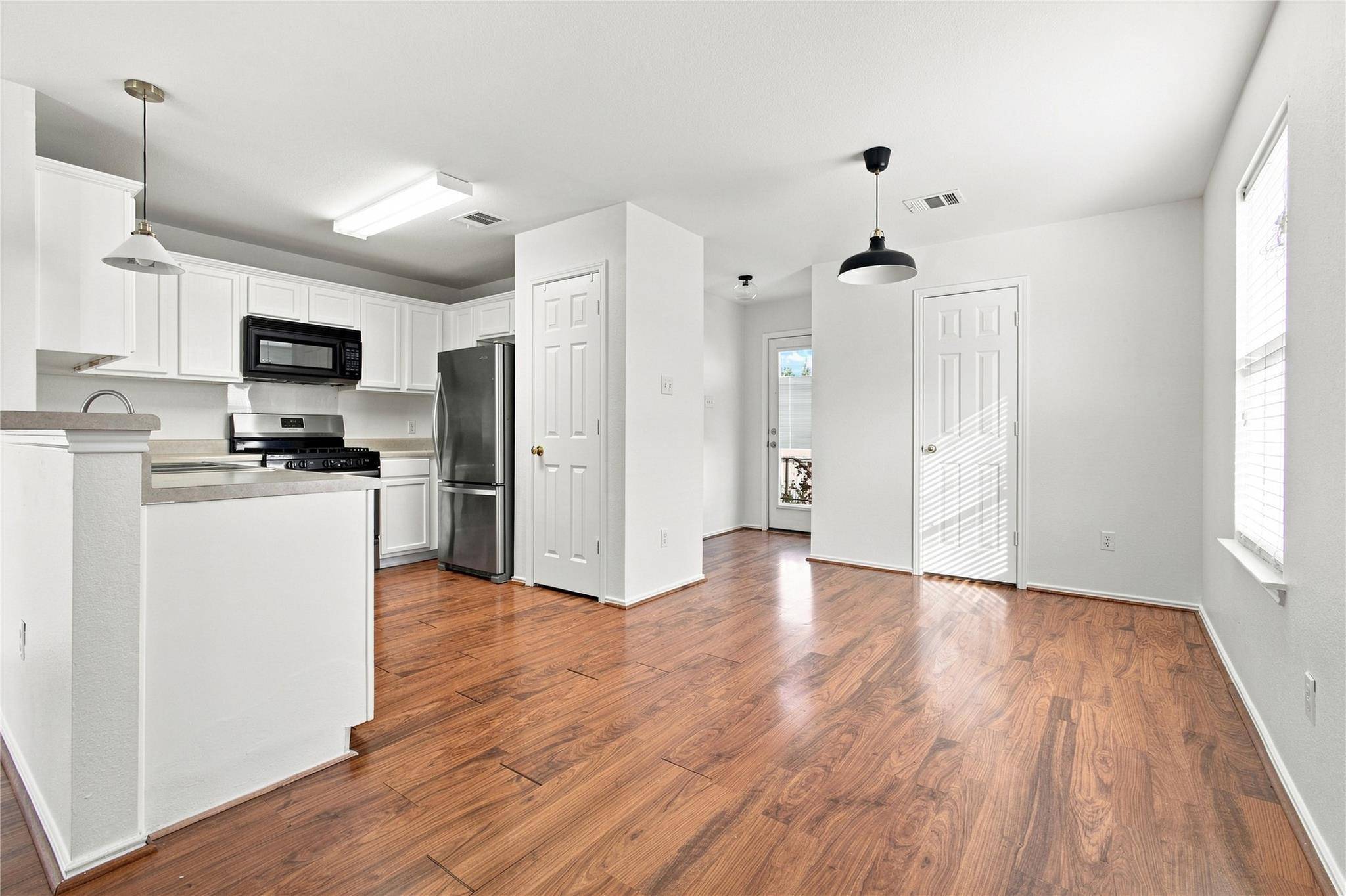 437 Haupt, Kyle, TX 78640