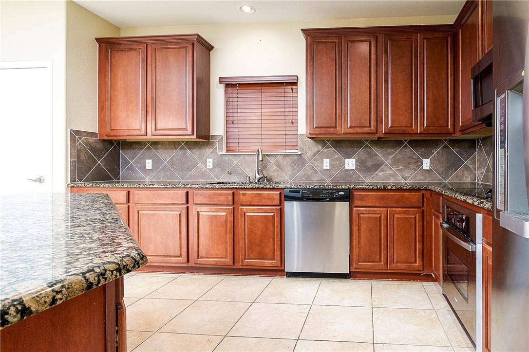 413 Kissing Oak DR, Austin, TX 78748