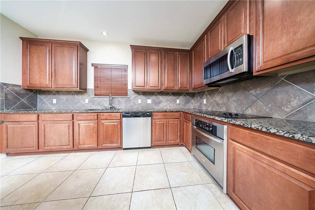 413 Kissing Oak DR, Austin, TX 78748