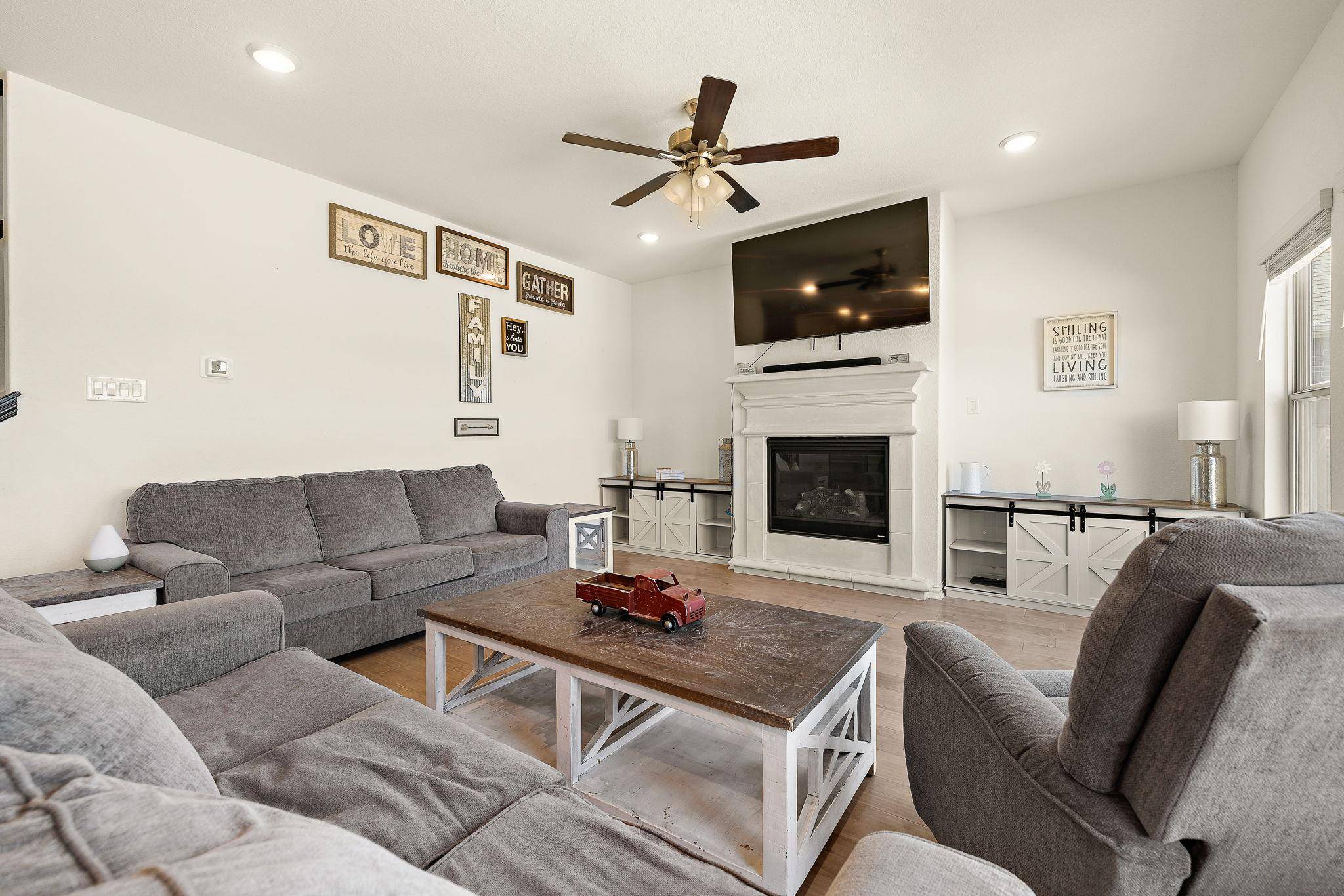 100 Windgate DR, Hutto, TX 78634