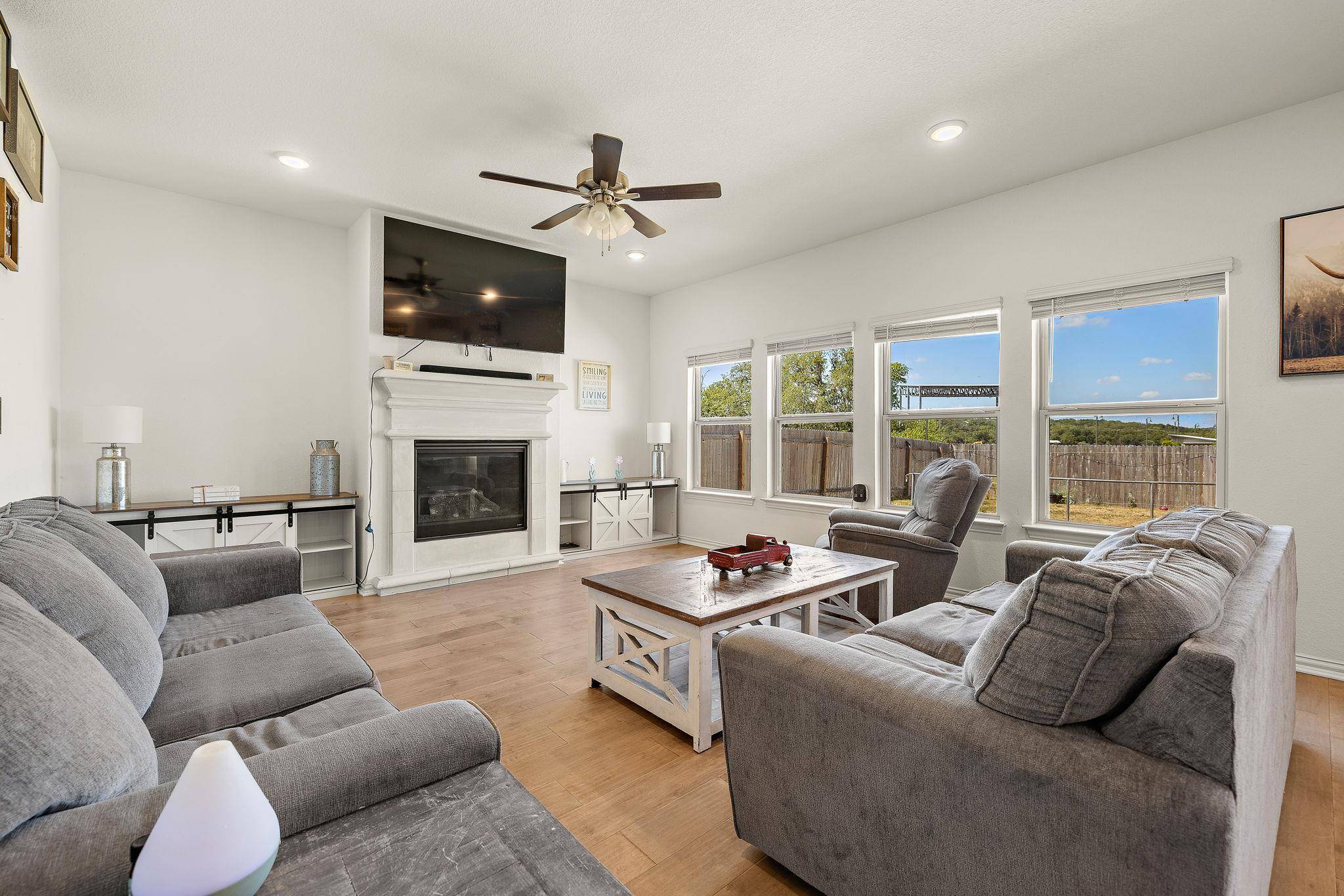 100 Windgate DR, Hutto, TX 78634