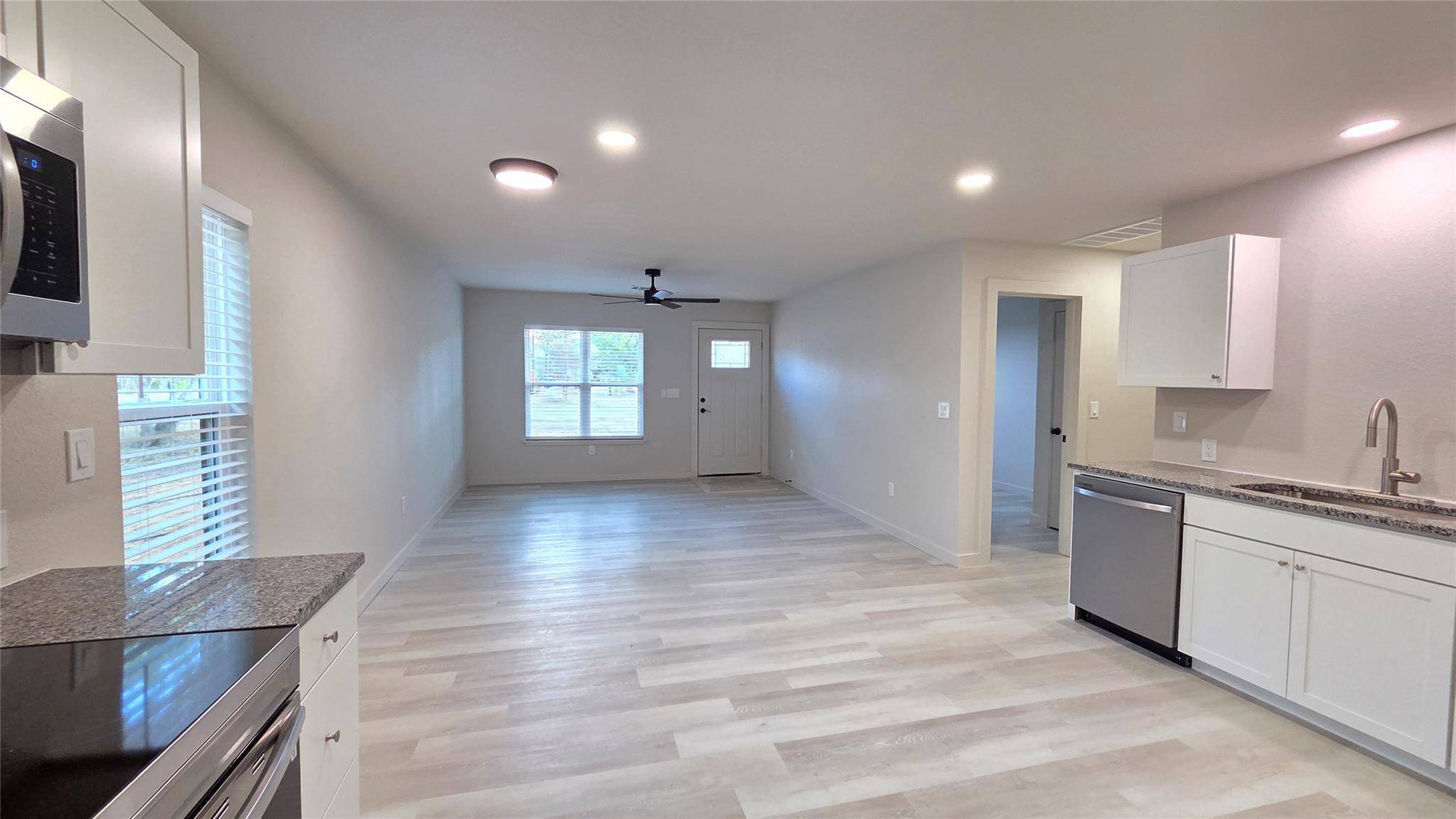 316 W 8th ST, Flatonia, TX 78941