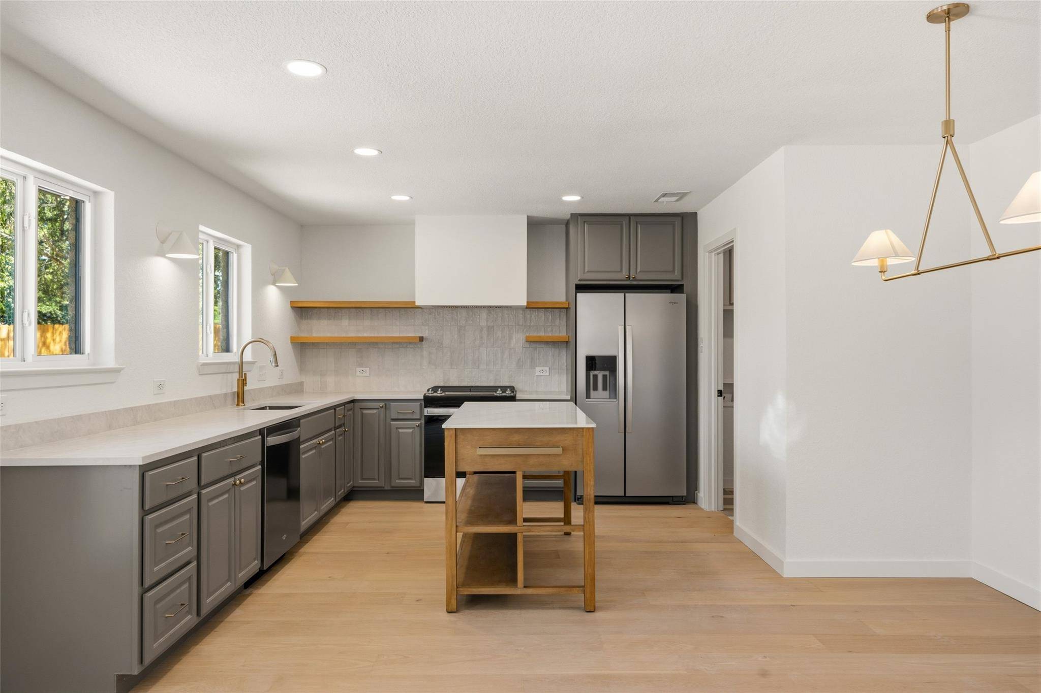 6304 Cannes CIR, Austin, TX 78745