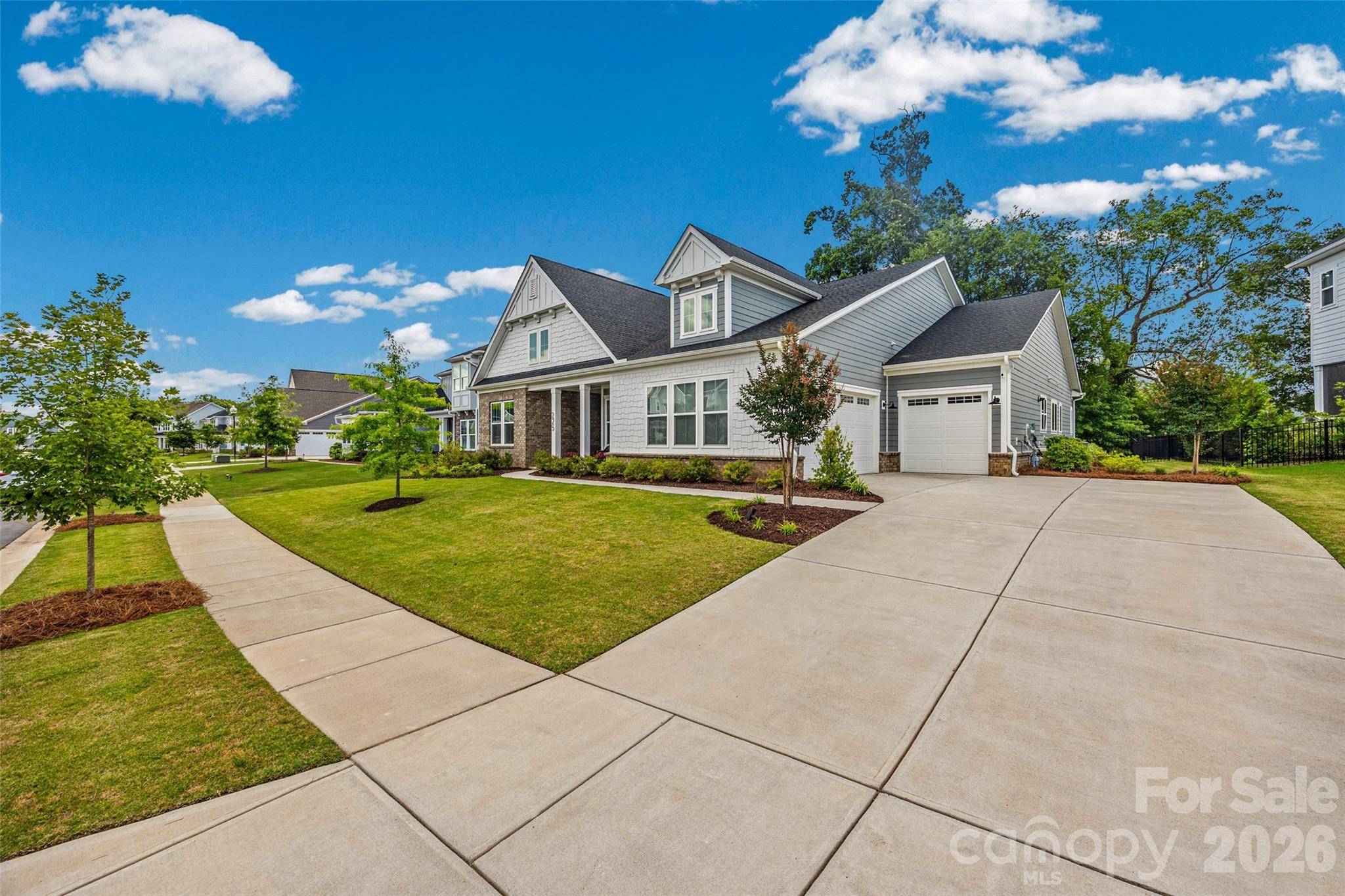 225 Lanyard LN, Belmont, NC 28012