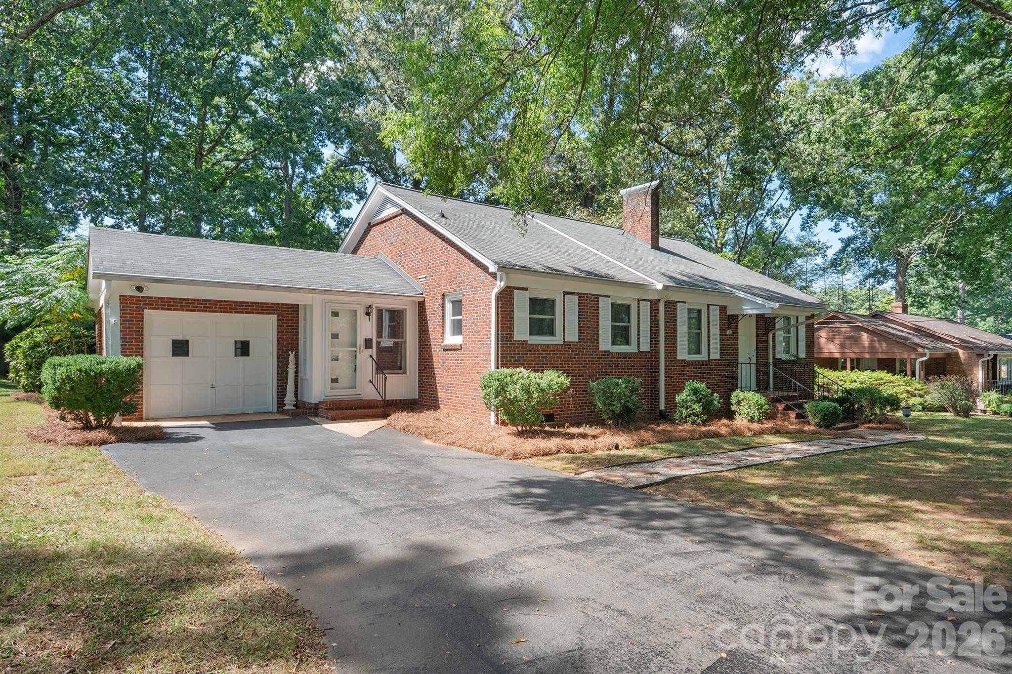 419 1st AVE N, Conover, NC 28613