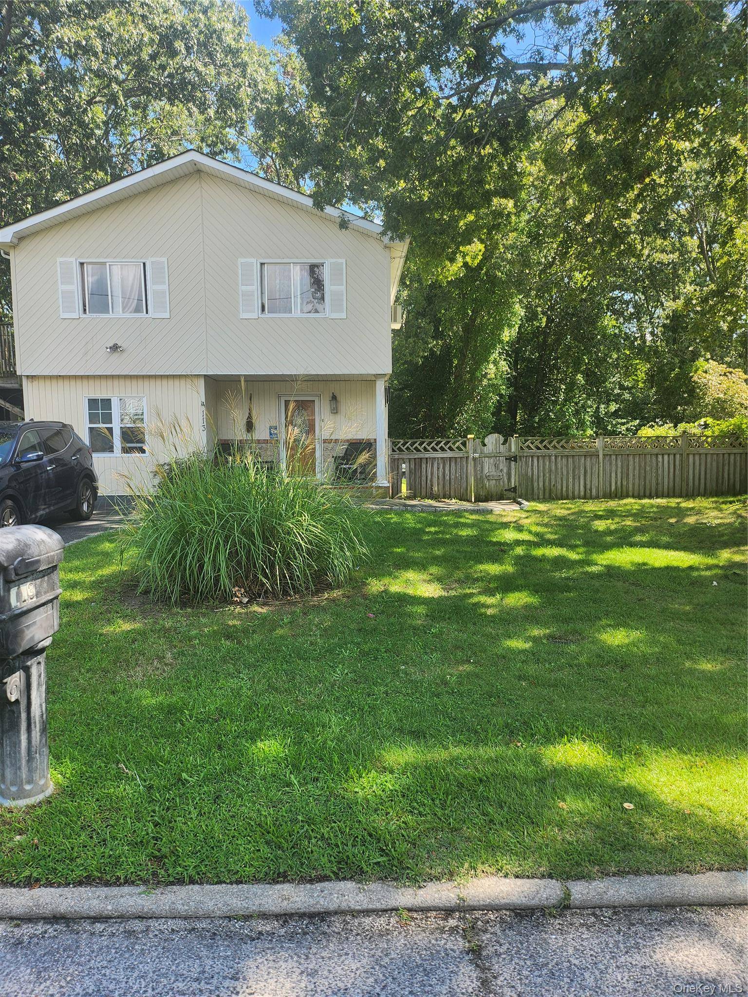 113 Montgomery AVE, Mastic, NY 11950