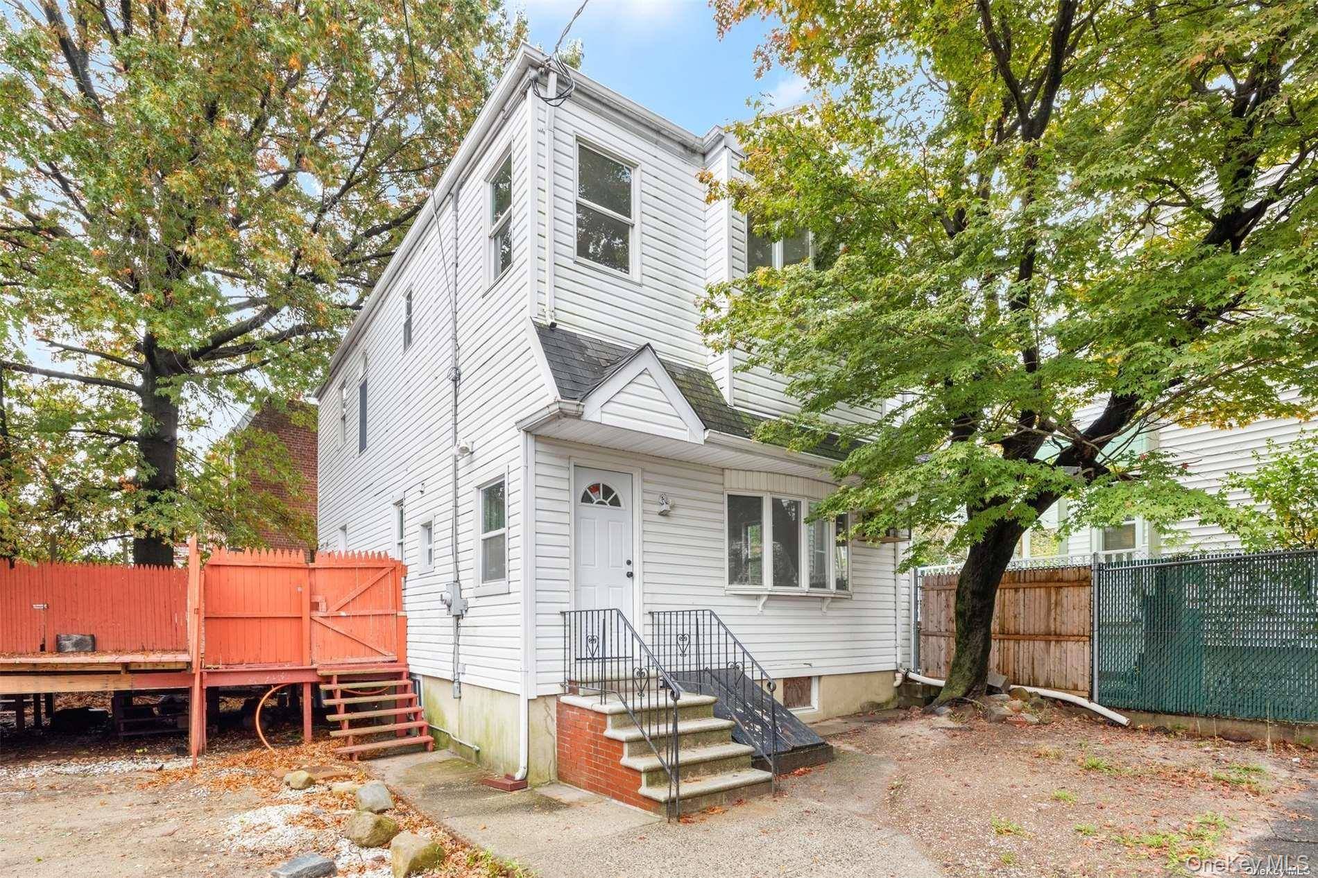 6626 53rd RD, Maspeth, NY 11378