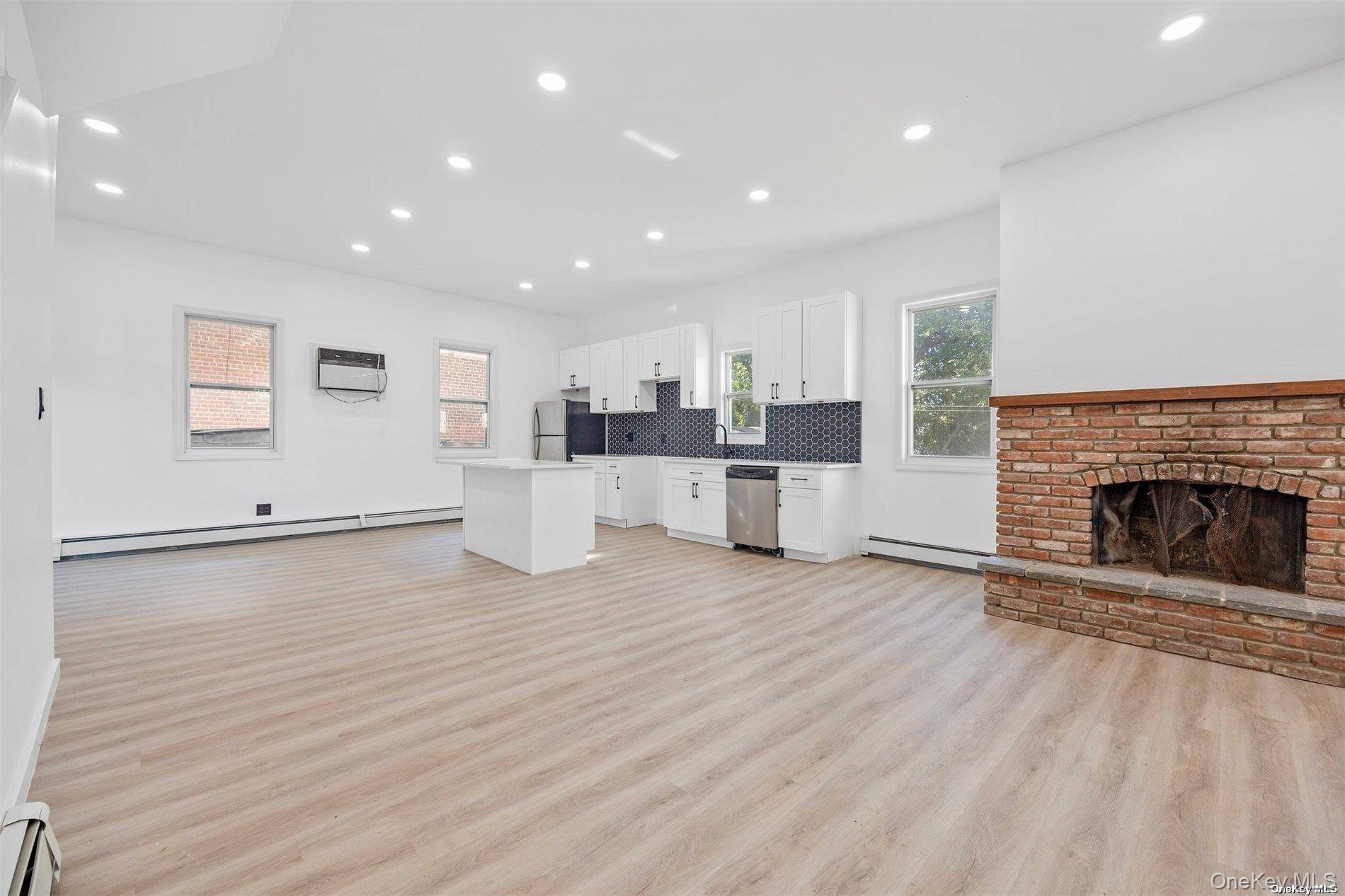 6626 53rd RD, Maspeth, NY 11378