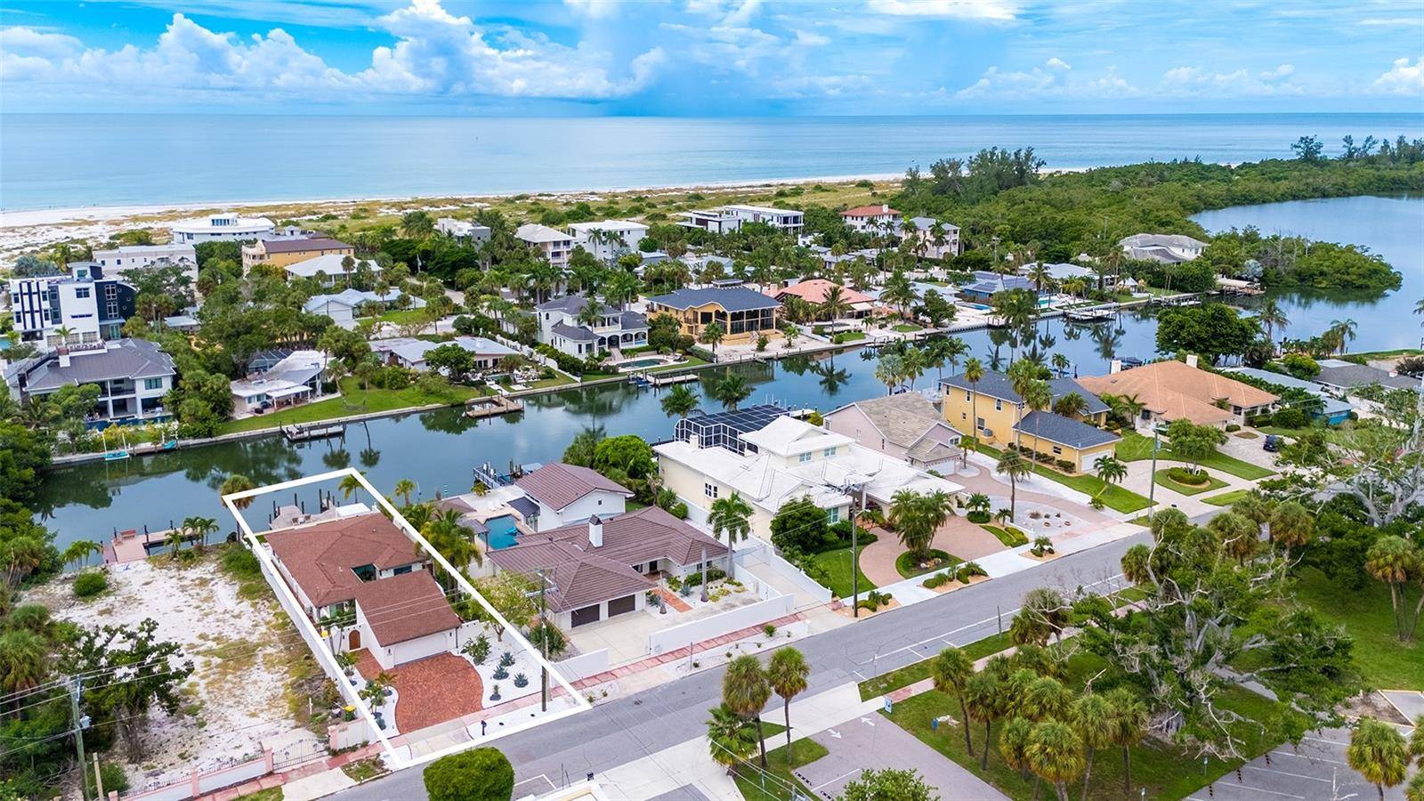 556 N WASHINGTON DR, Sarasota, FL 34236