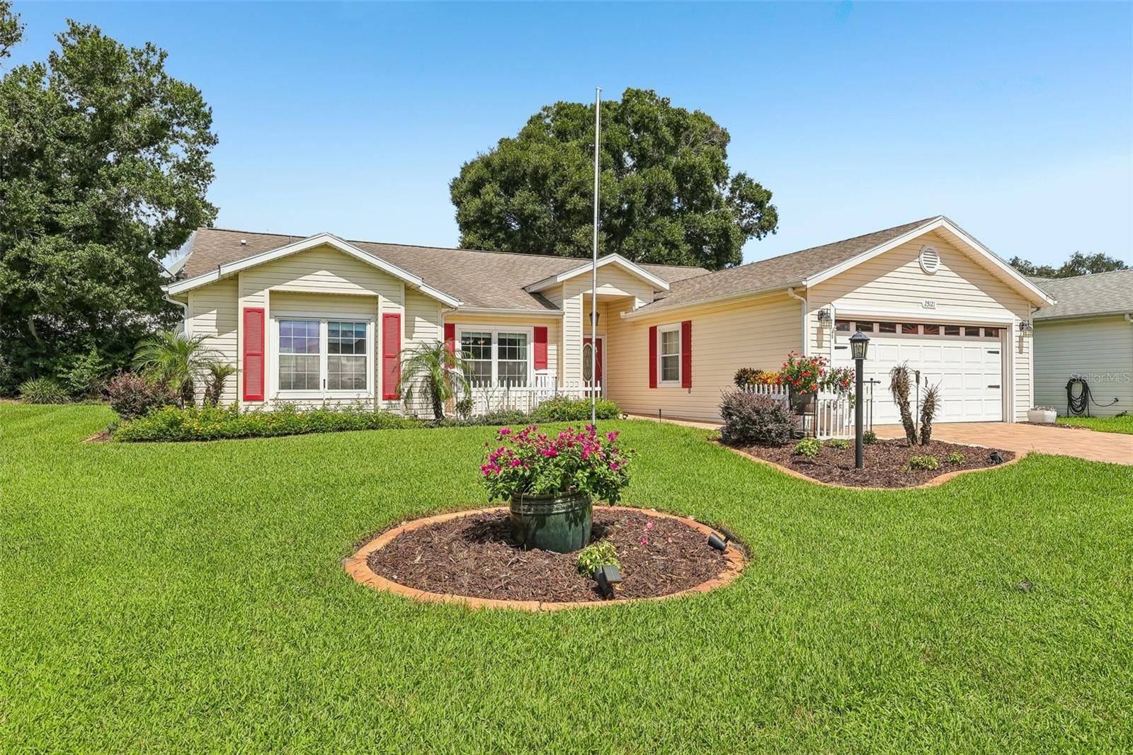 25121 MERIWEATHER RD, Leesburg, FL 34748