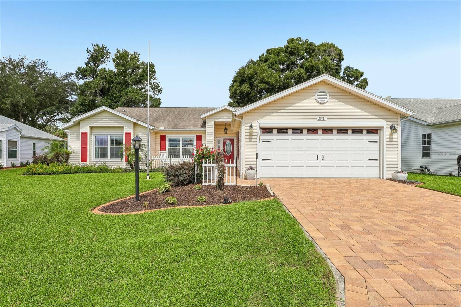 25121 MERIWEATHER RD, Leesburg, FL 34748