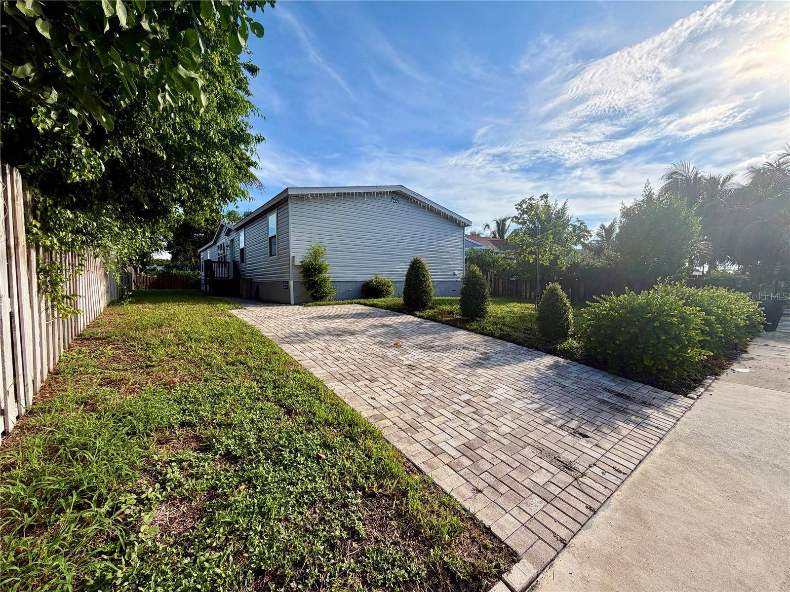 755 RIDGEWOOD RD, West Palm Beach, FL 33405