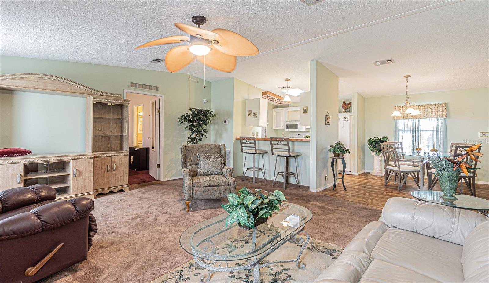 37607 NEUKOM AVE, Zephyrhills, FL 33541
