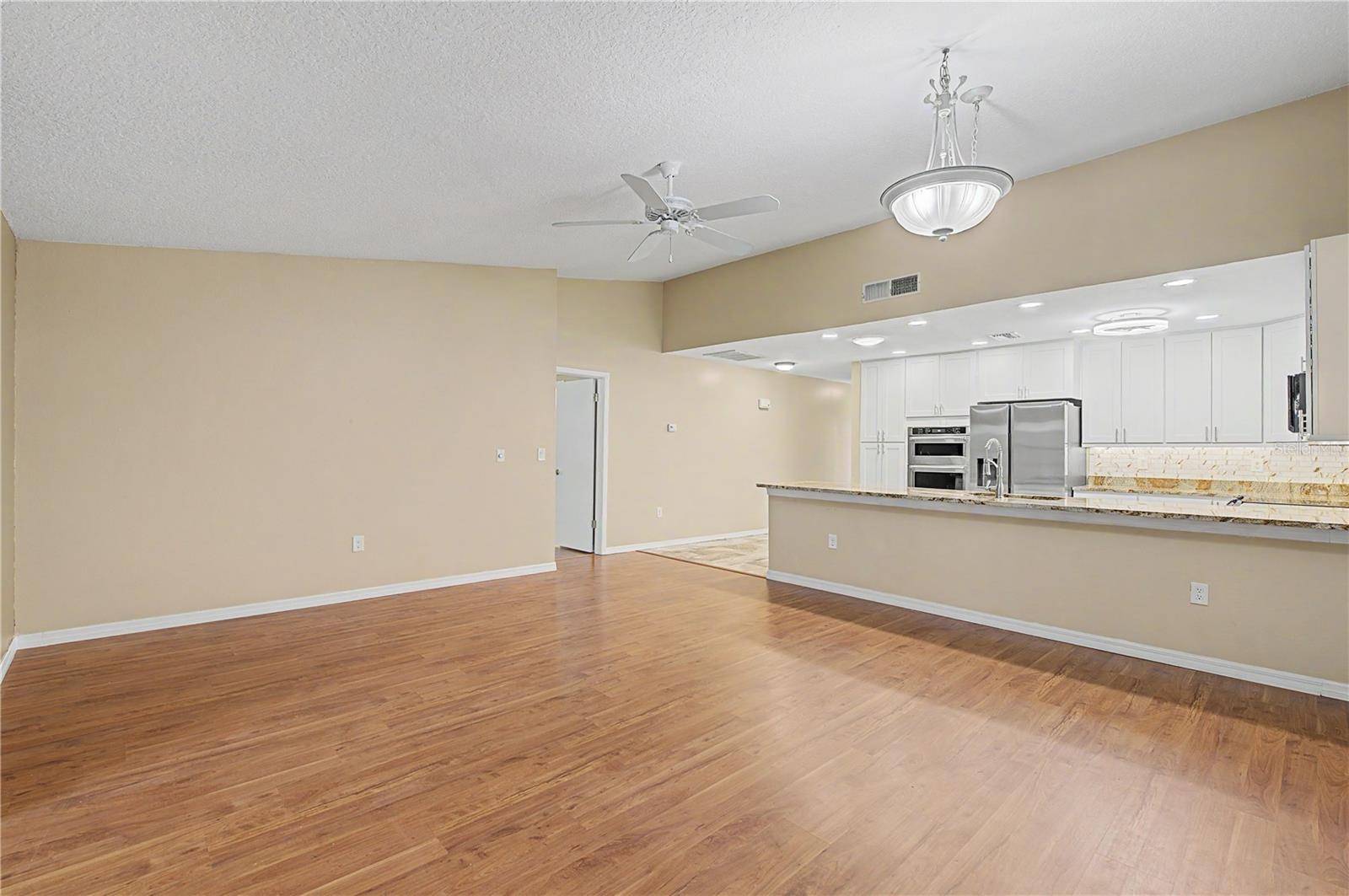 1302 GOLFVIEW DR, Tarpon Springs, FL 34689