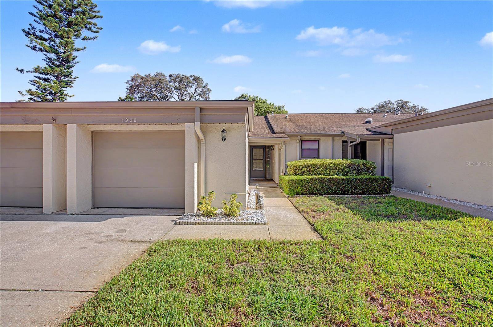 1302 GOLFVIEW DR, Tarpon Springs, FL 34689