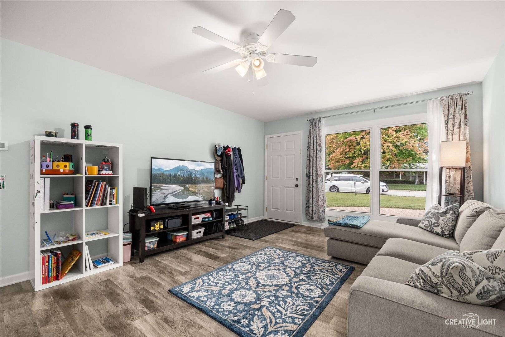 15 Cedar DR, North Aurora, IL 60542