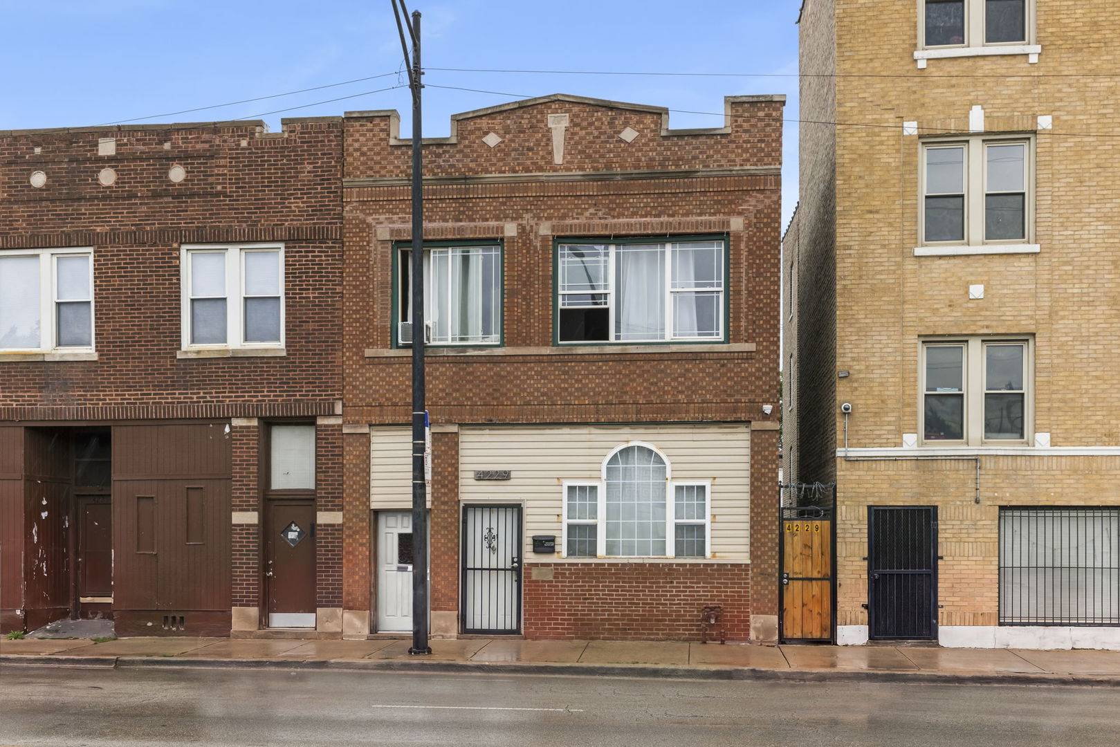 4229 W Division ST, Chicago, IL 60651